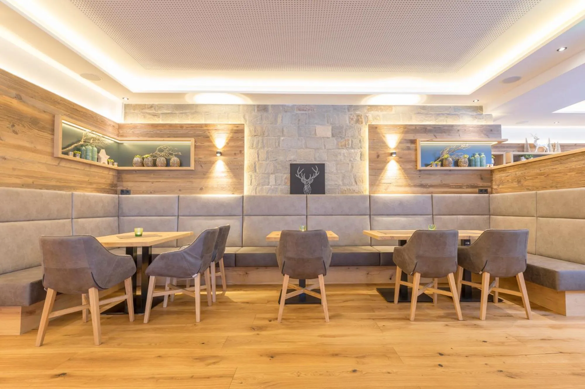 Lounge or bar in OFENTÜRL alpine living