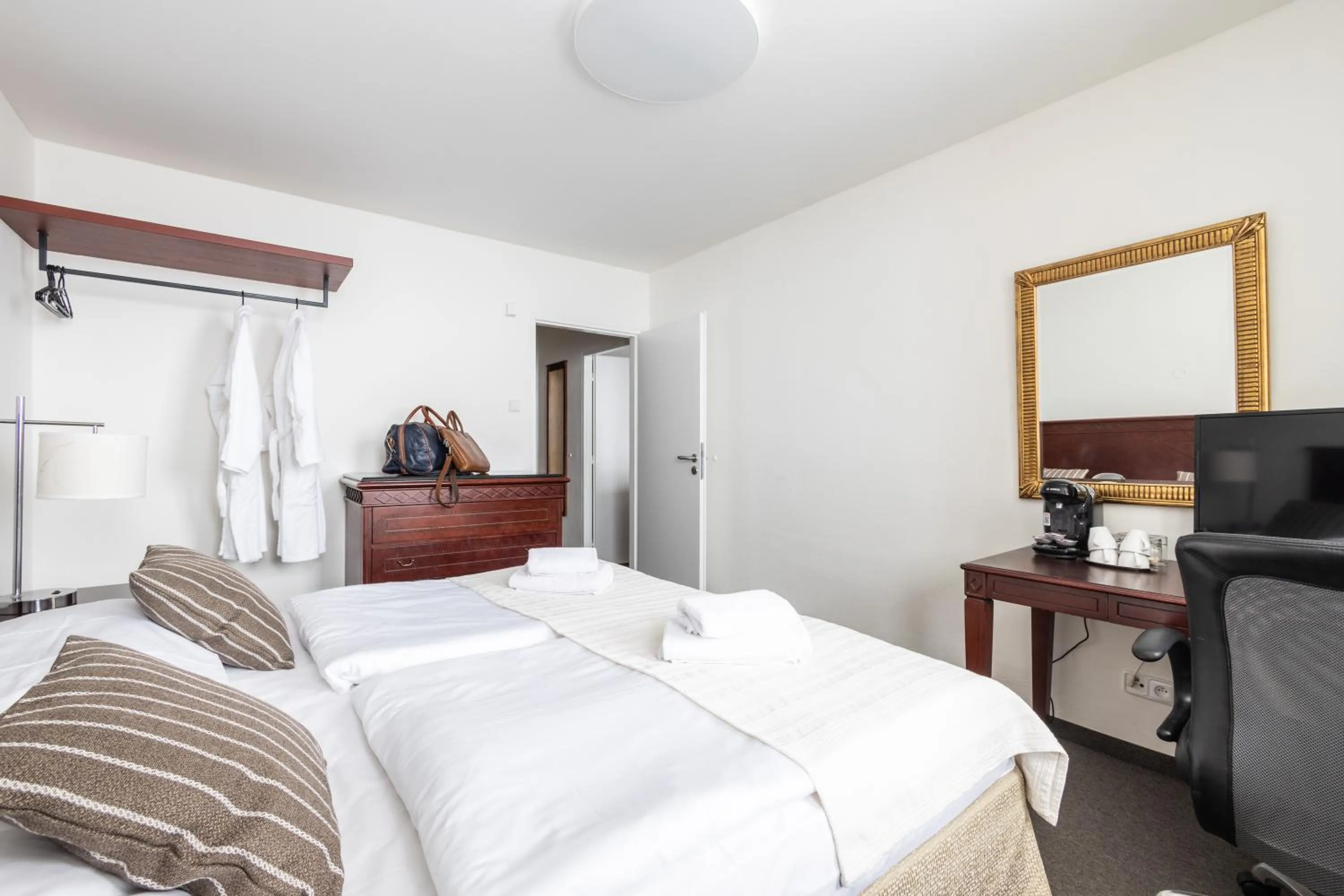 Bedroom, Bed in Hotel Petrovy kameny