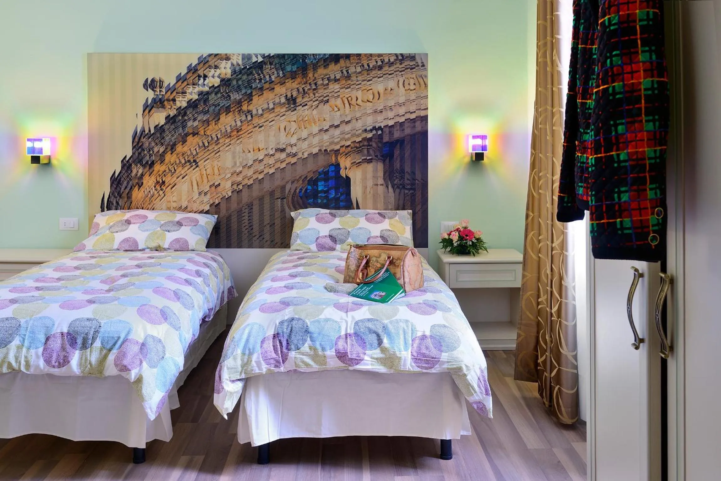 Decorative detail, Bed in SmArt Hotel Bartolini