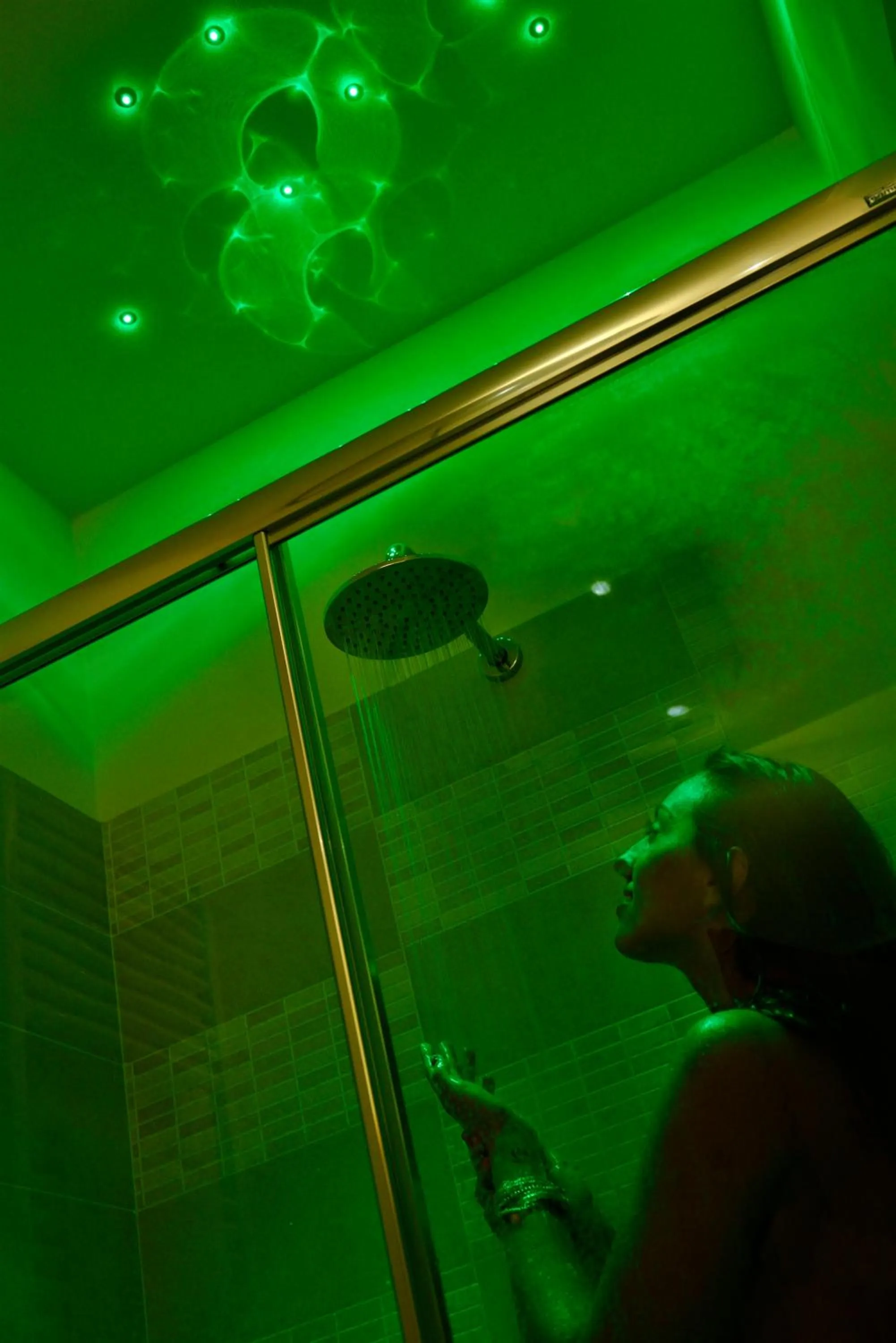 Shower in SmArt Hotel Bartolini