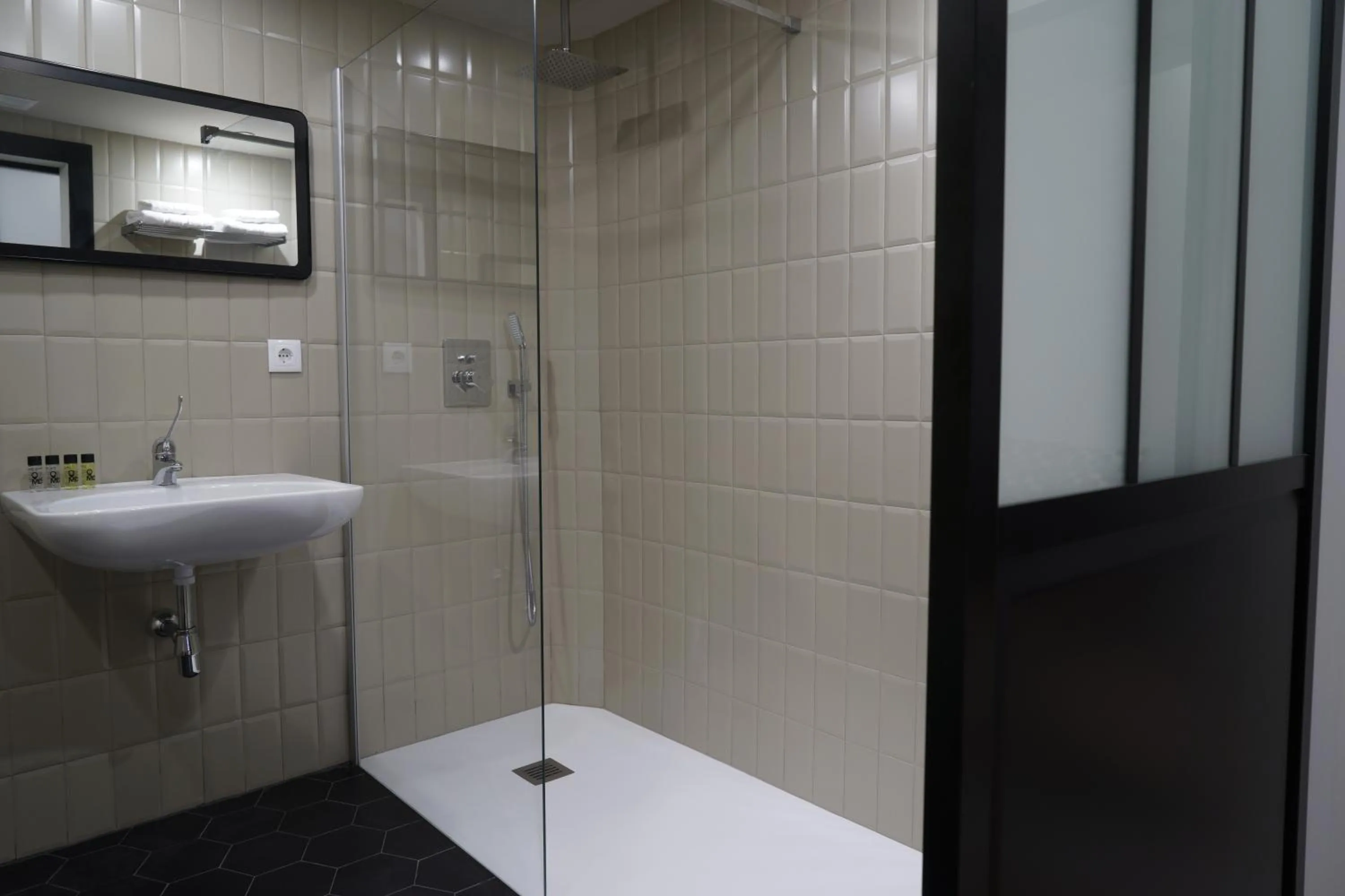 Shower in MD Design Hotel - Portal del Real