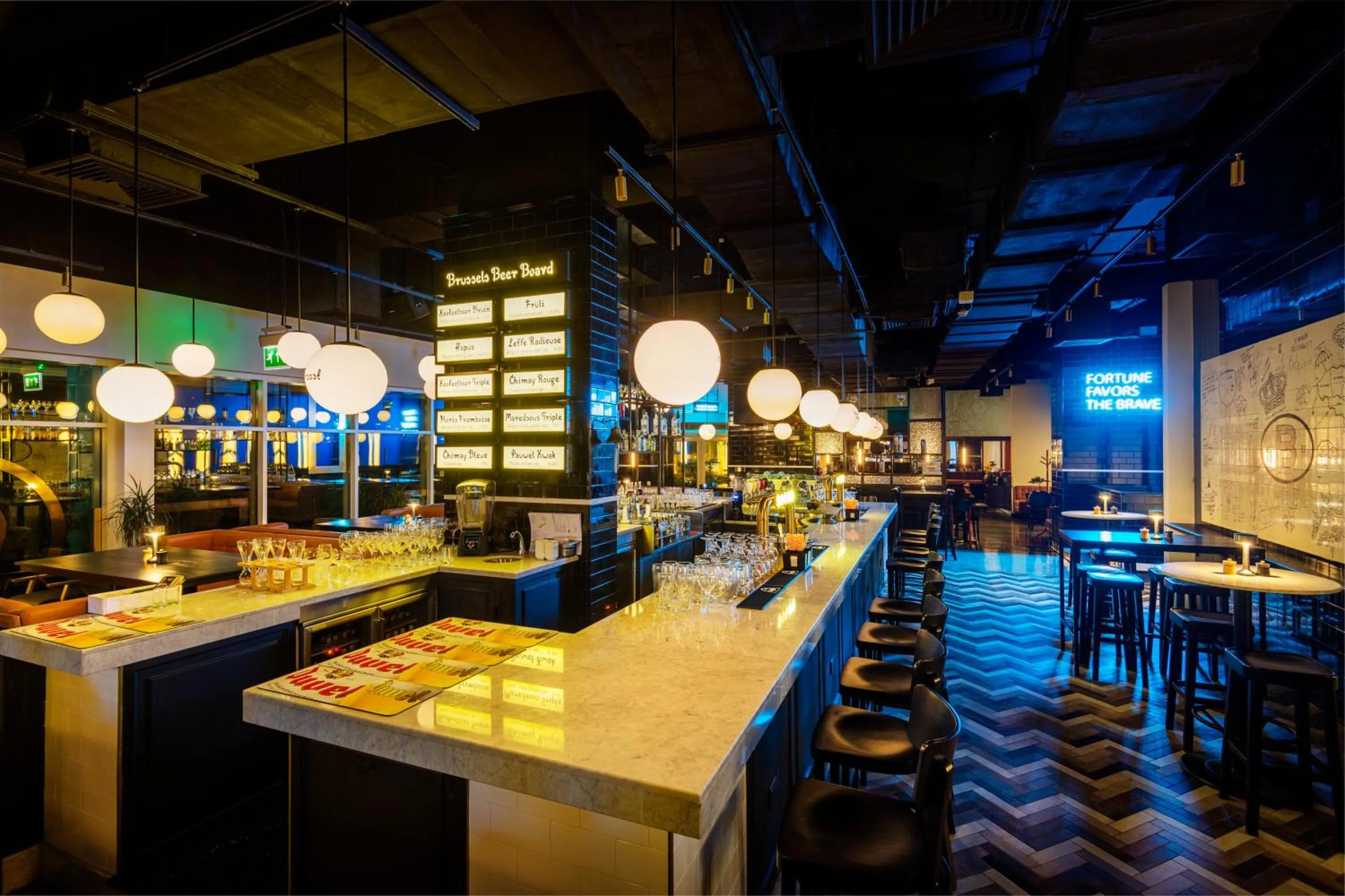 Restaurant/places to eat in Crowne Plaza Muscat OCEC by IHG