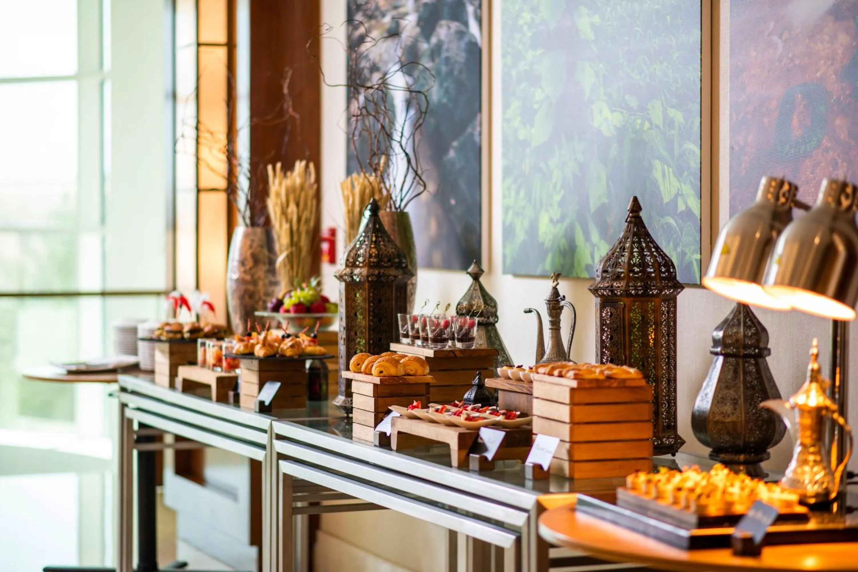 Meeting/conference room in Crowne Plaza Muscat OCEC by IHG