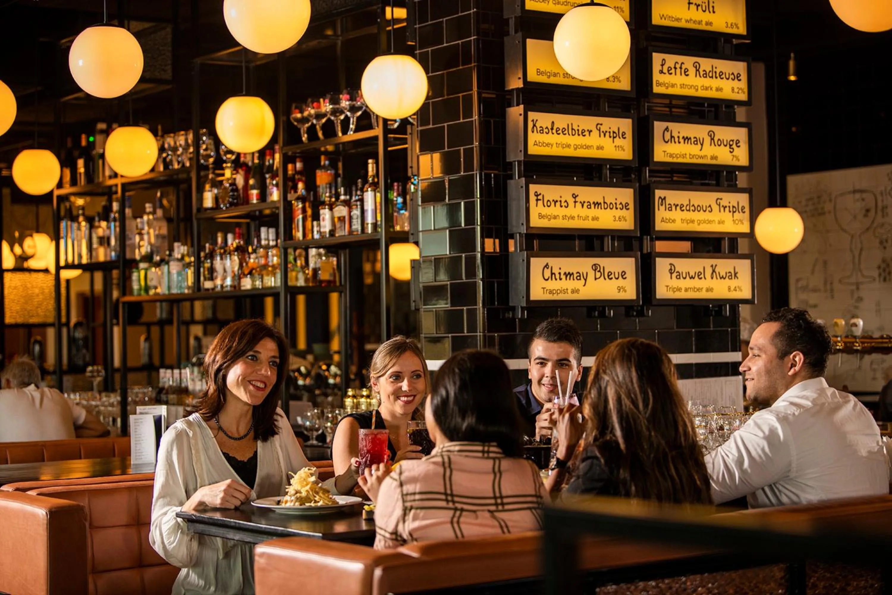 Restaurant/places to eat in Crowne Plaza Muscat OCEC by IHG