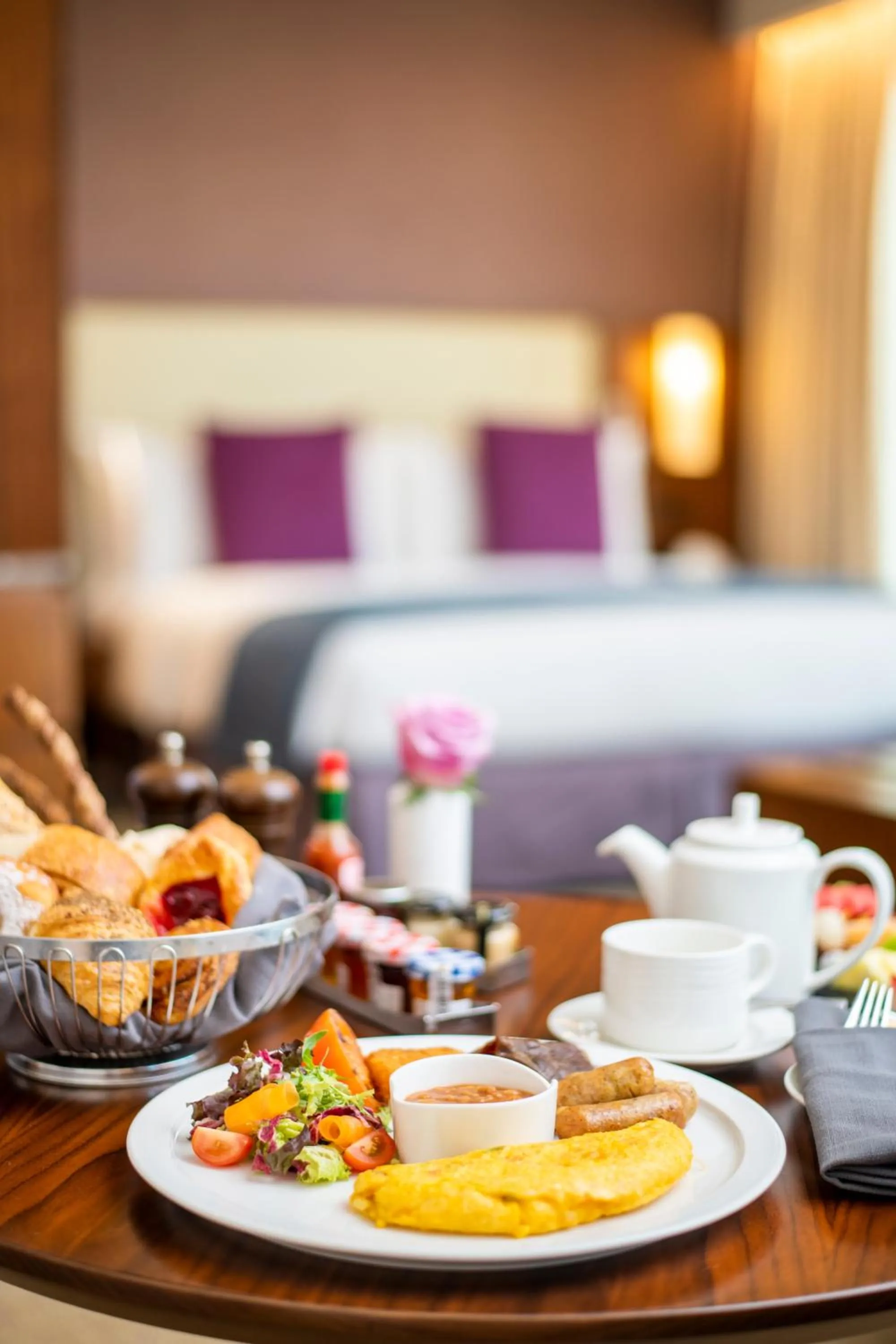 Bed in Crowne Plaza Muscat OCEC by IHG