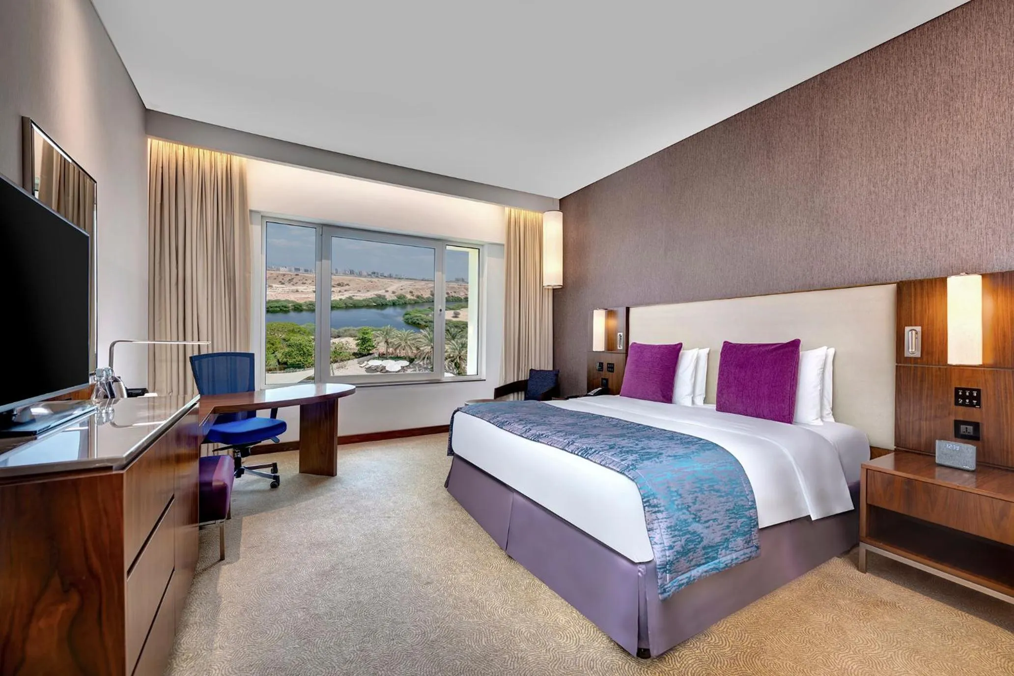 Bed in Crowne Plaza Muscat OCEC by IHG