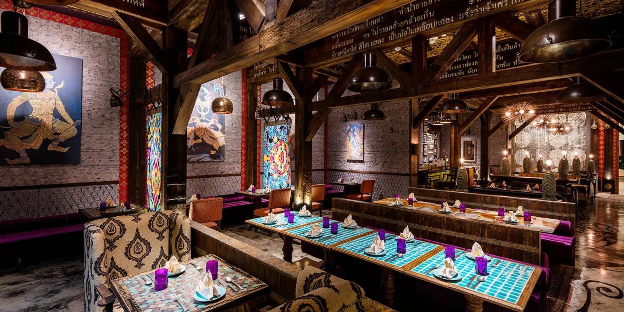 Restaurant/places to eat in Crowne Plaza Muscat OCEC by IHG