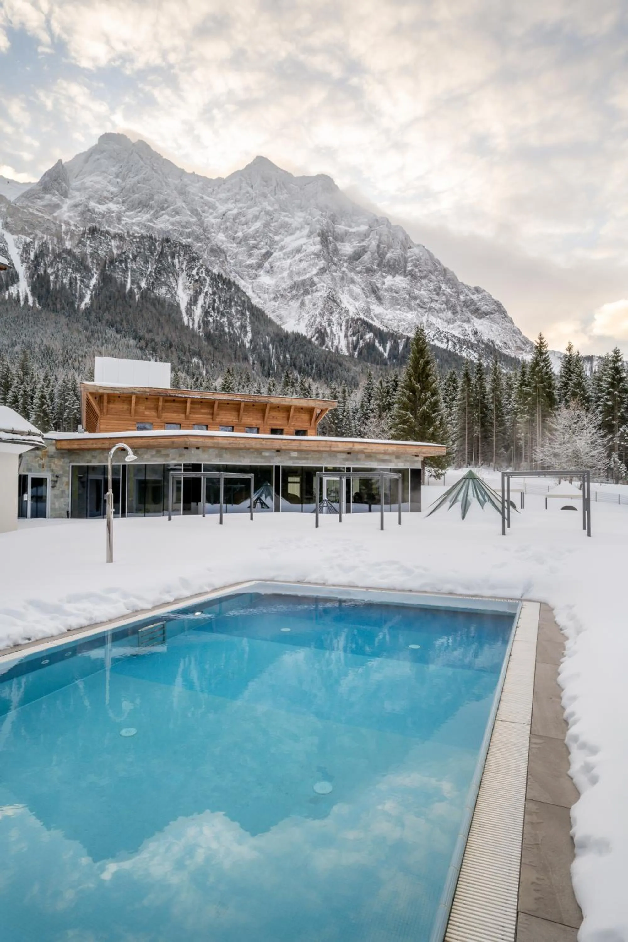 Swimming pool in Zugspitz Resort