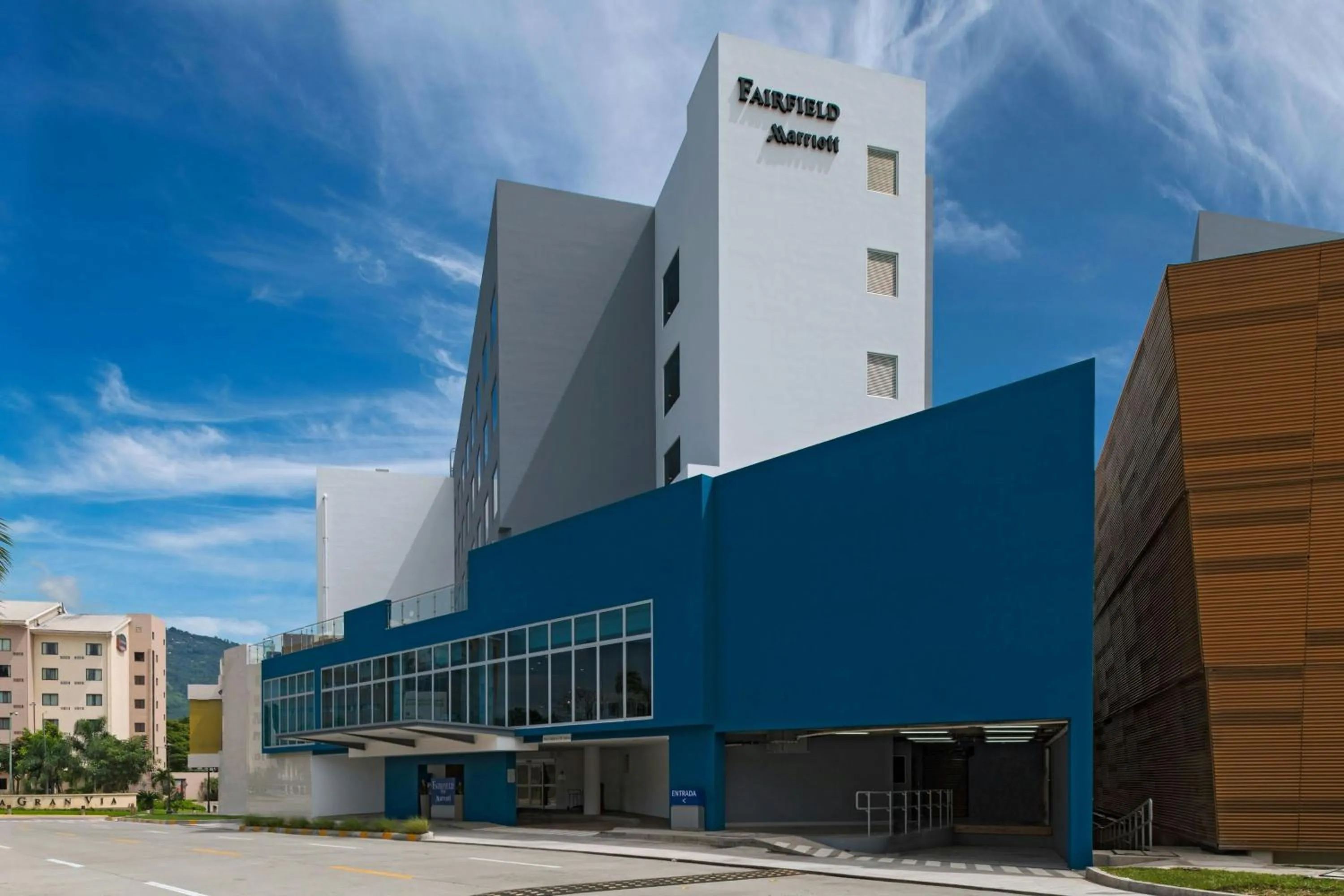 Property building in Fairfield by Marriott San Salvador