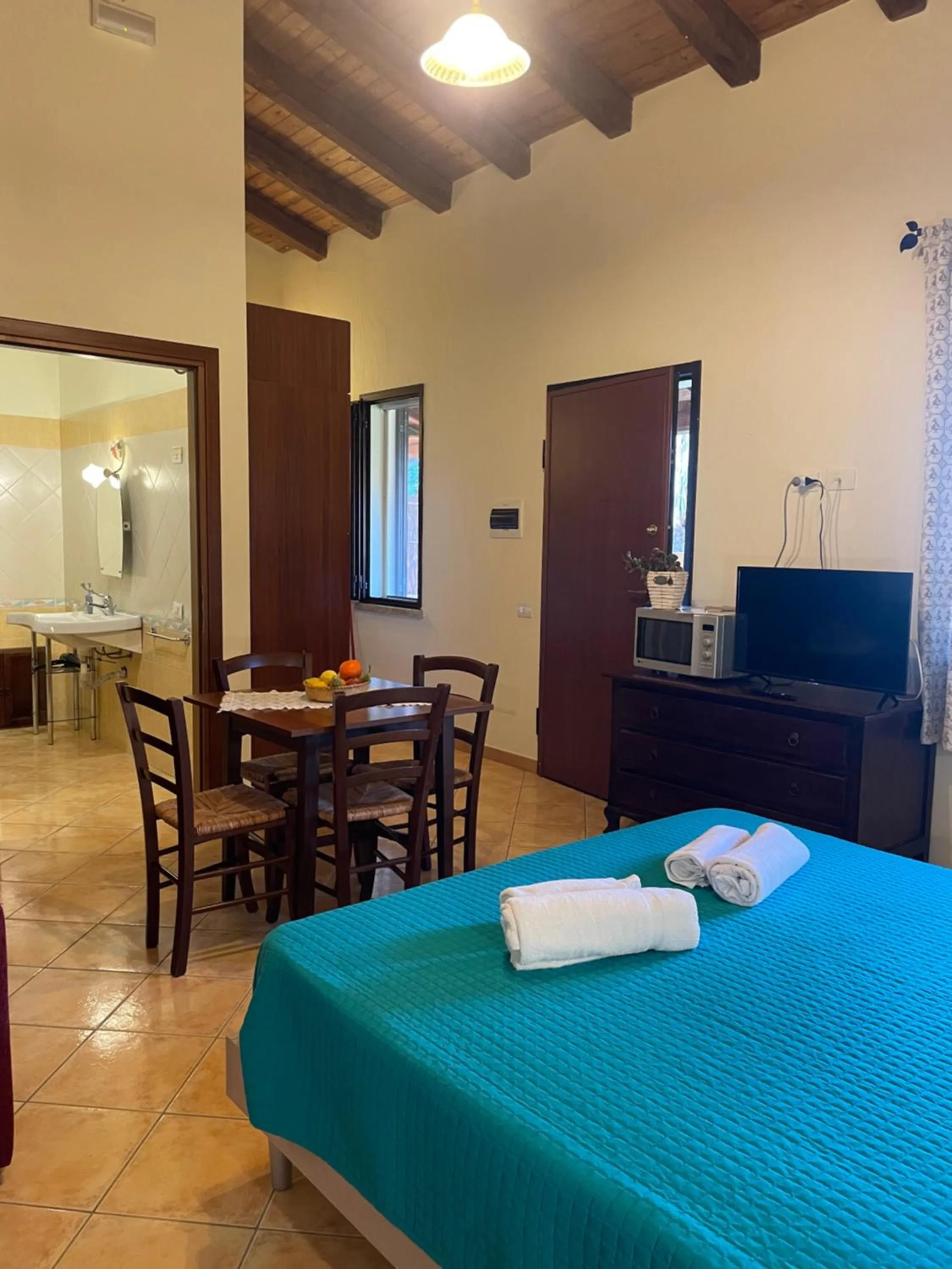 Bedroom, Bed in La Fontana Dei Desideri