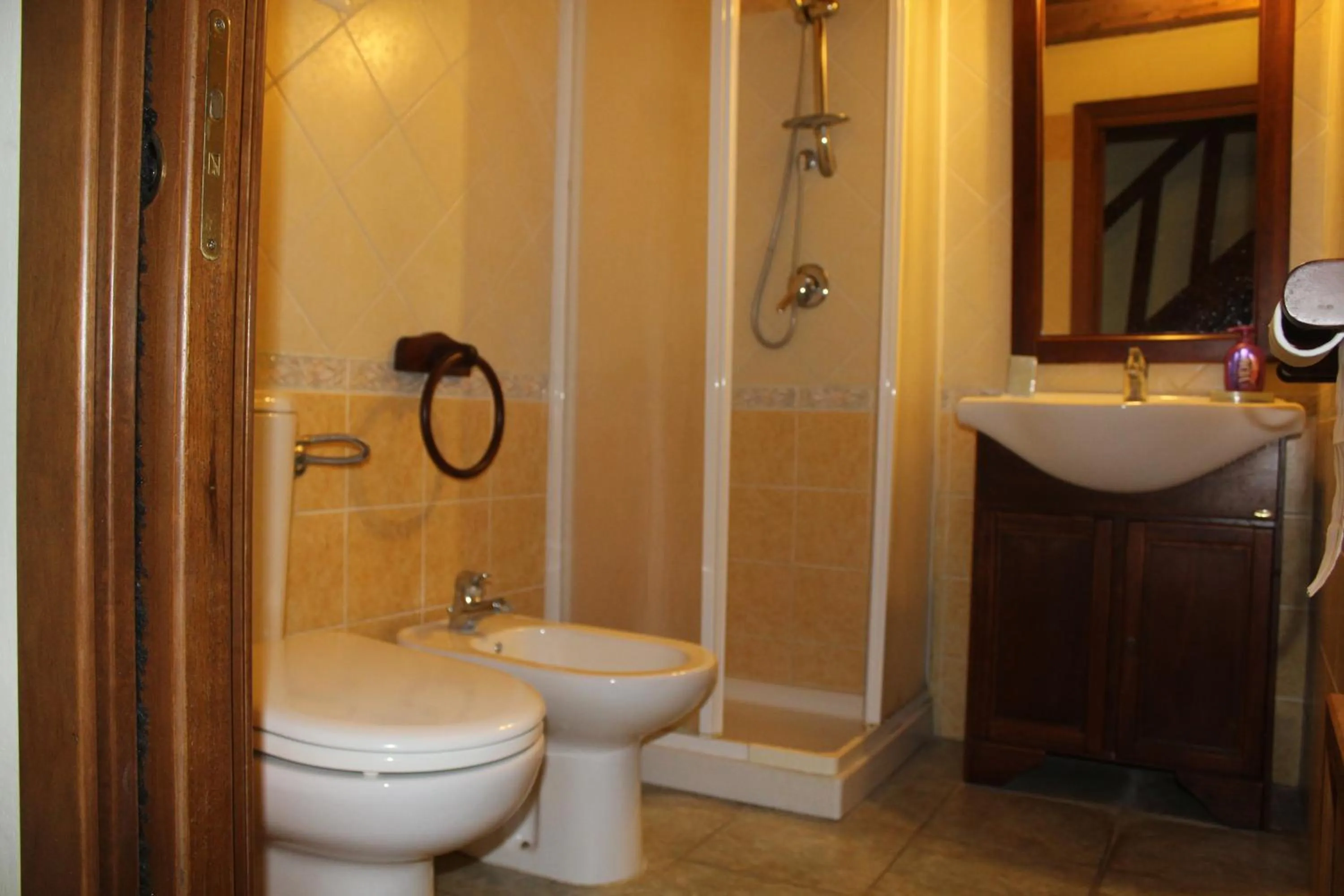 Shower in La Fontana Dei Desideri