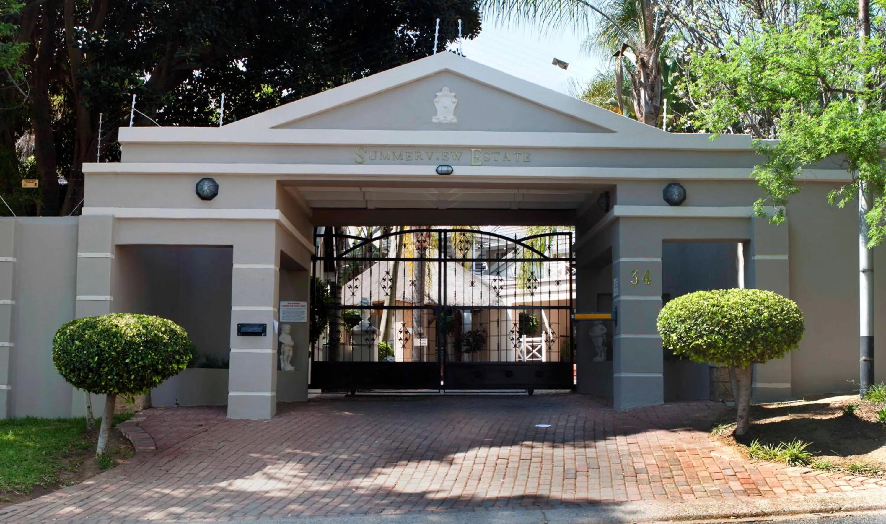 Facade/entrance in Summerview Guest Lodge