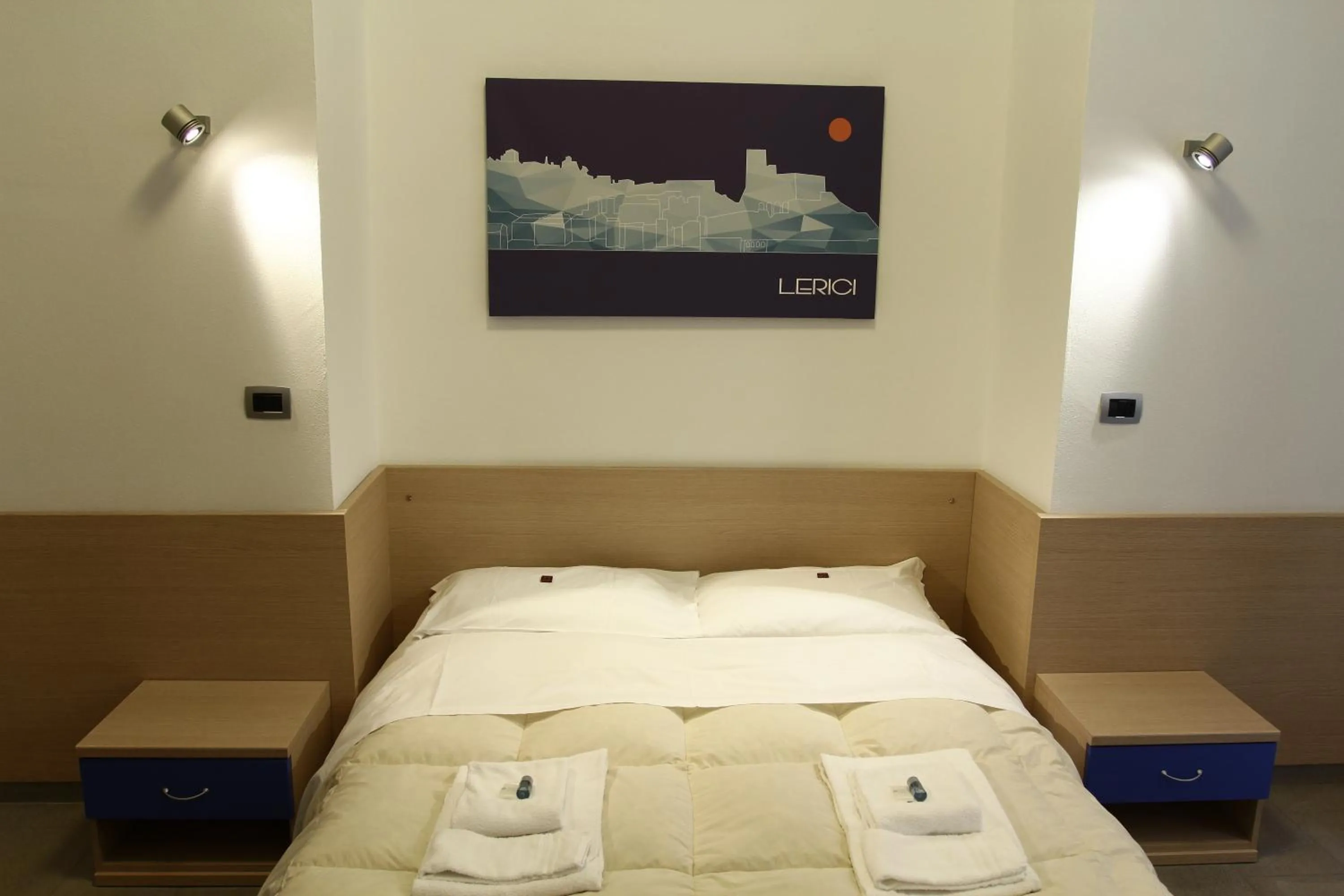 Decorative detail, Bed in Affittacamere del Golfo e delle 5 Terre