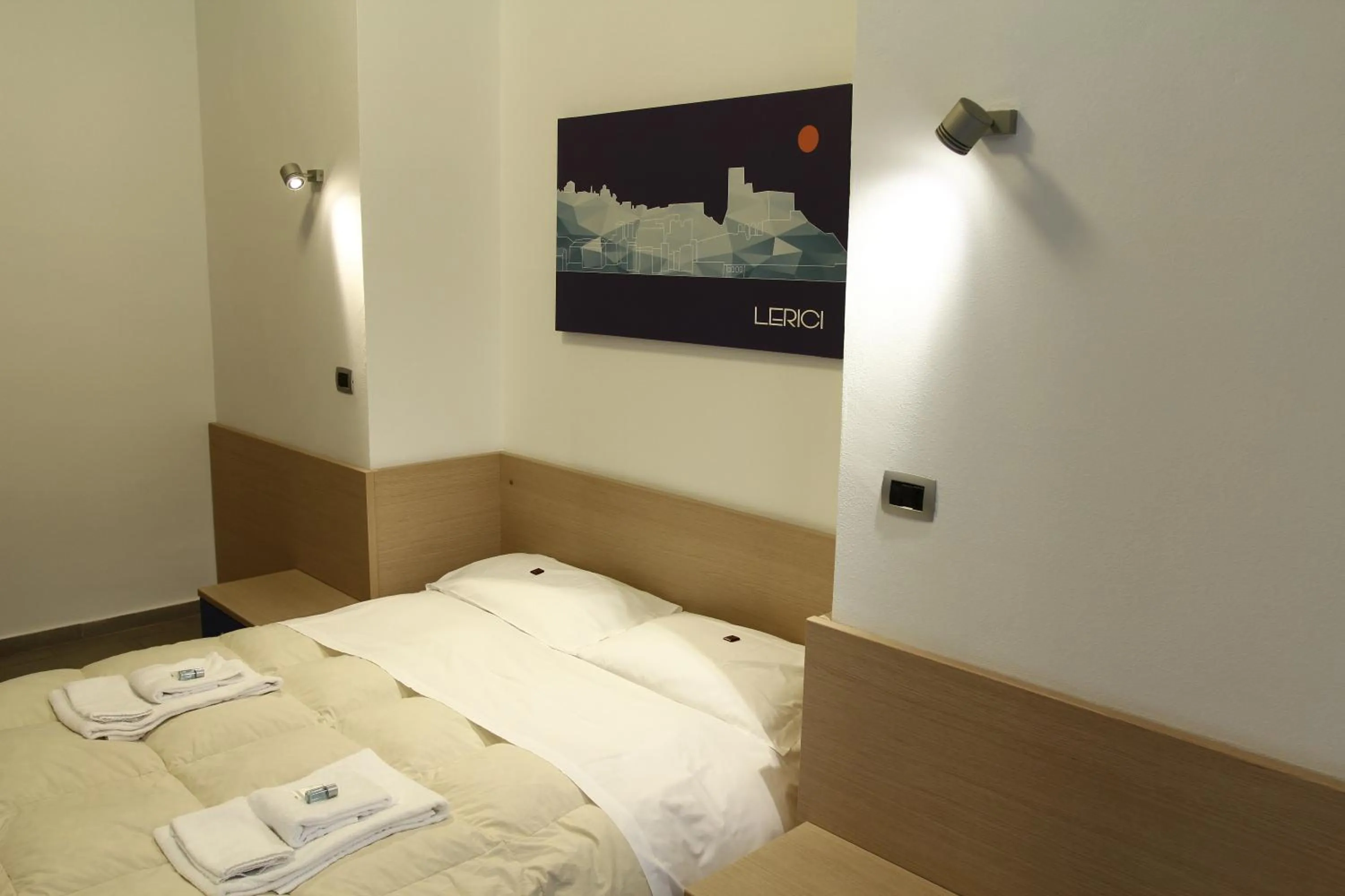 Decorative detail, Bed in Affittacamere del Golfo e delle 5 Terre