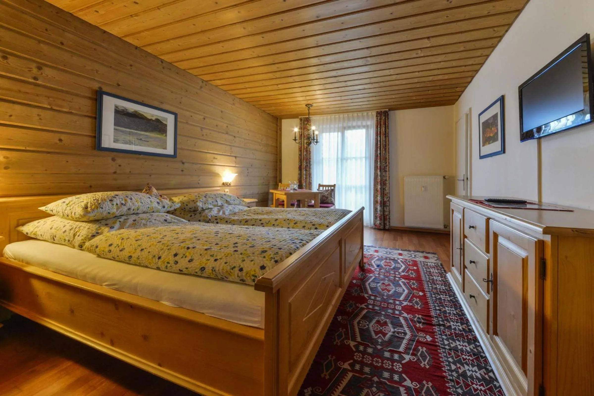 Bed in Schmied von Kochel