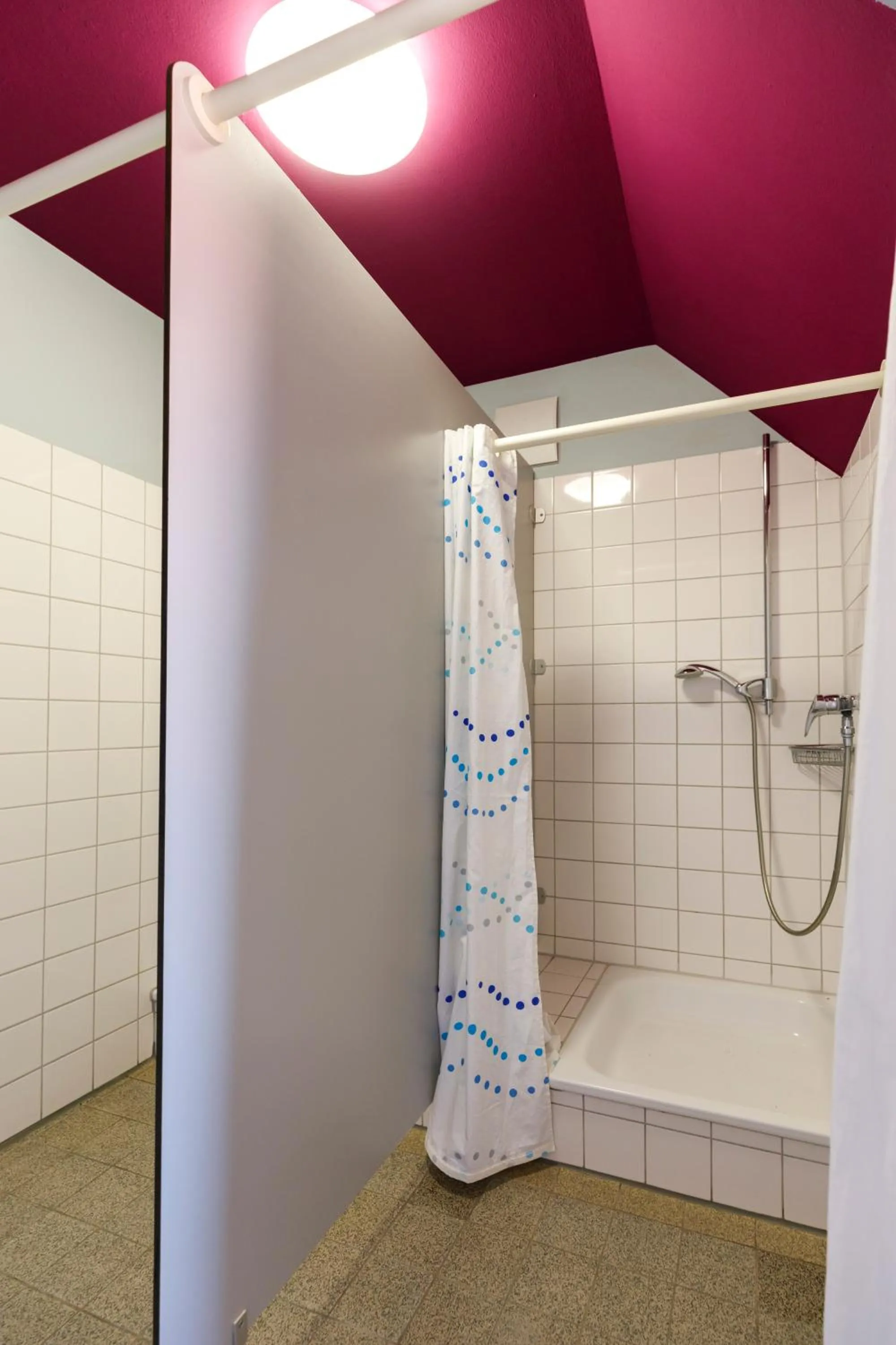 Bathroom in Youth Hostel Würzburg