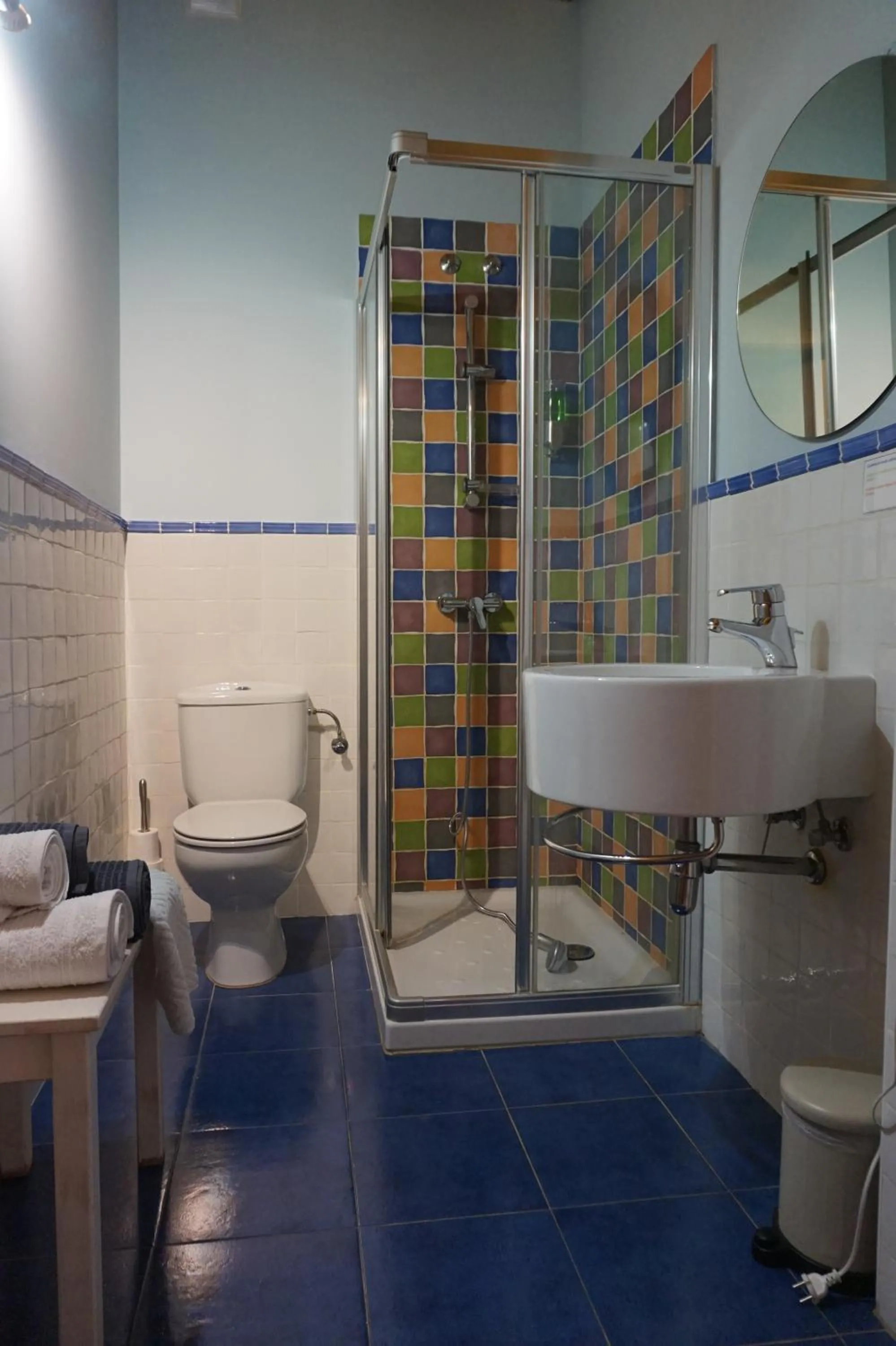 Toilet in Arganzón Plaza