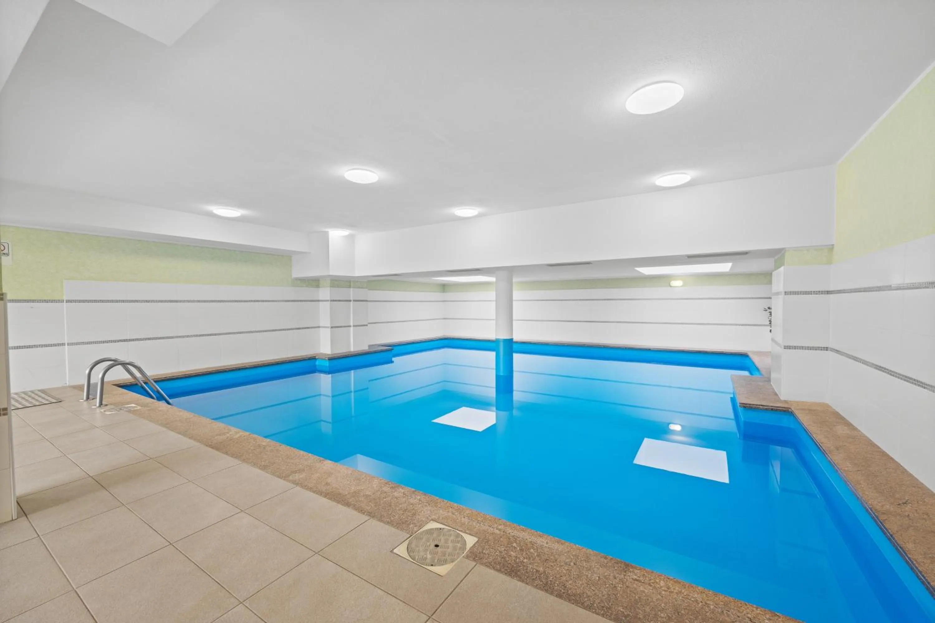 Swimming pool in Residence Lagorai