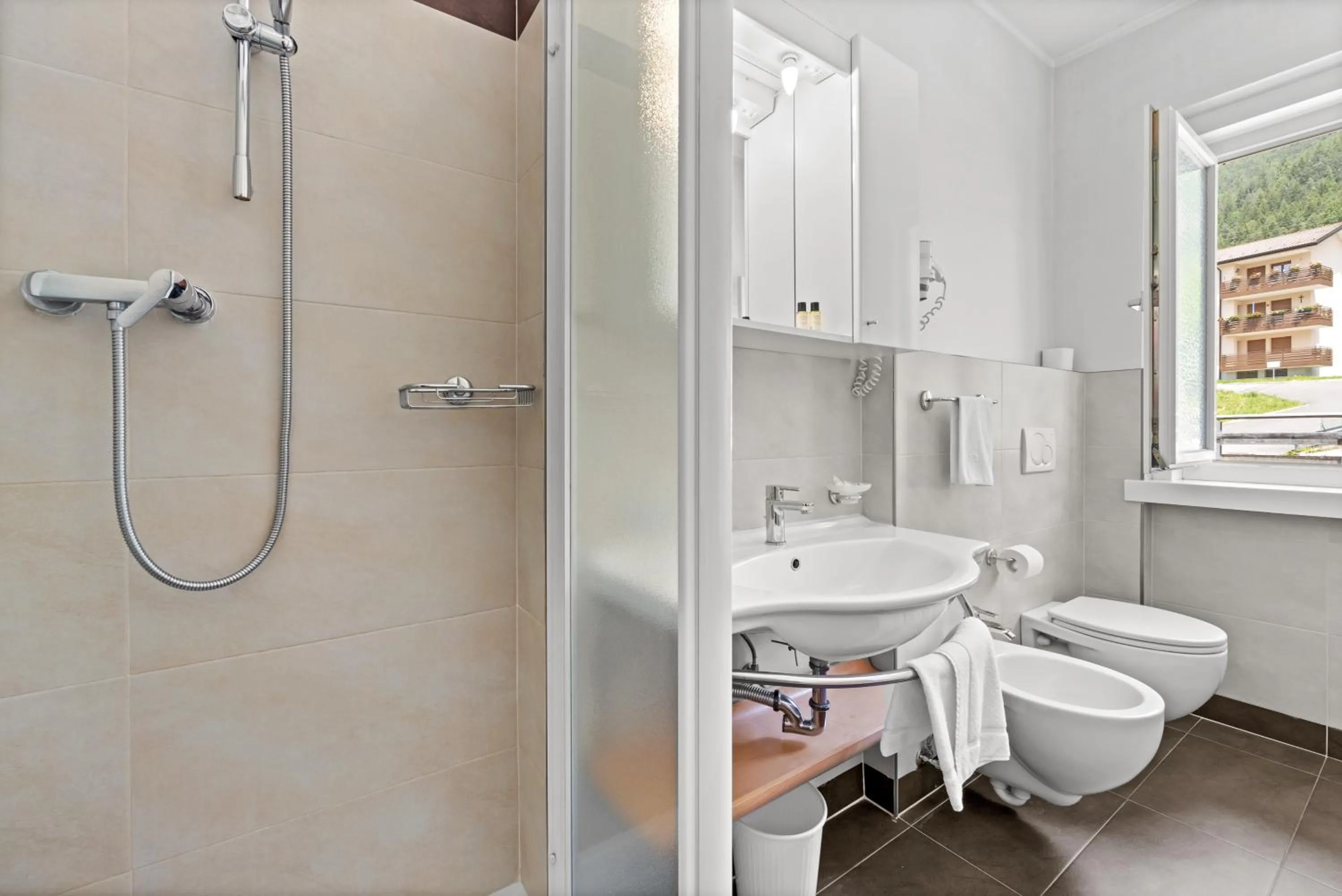 Shower in Residence Lagorai