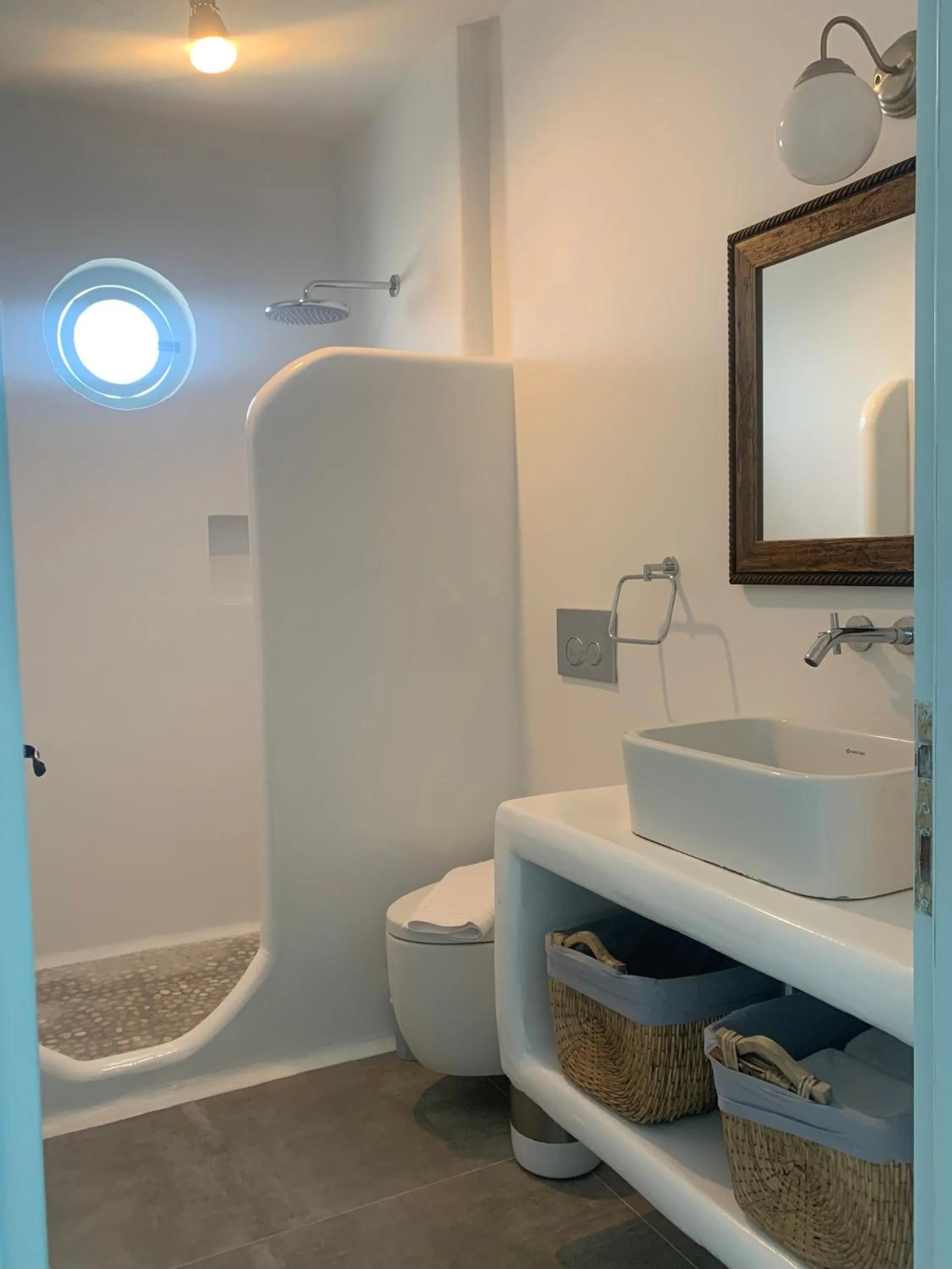 Shower in Deniz Kabugu Hotel