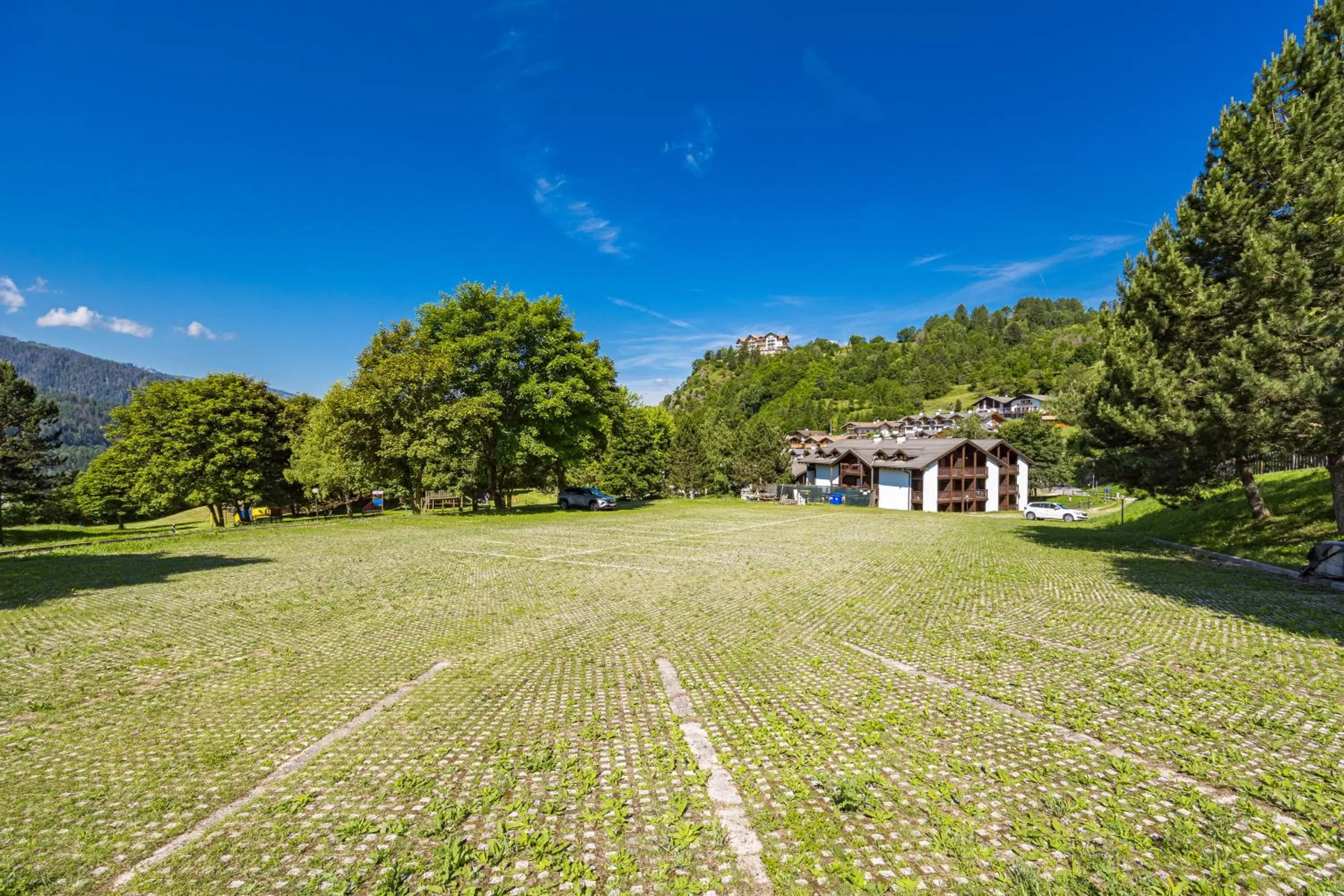 Parking in Aparthotel Des Alpes