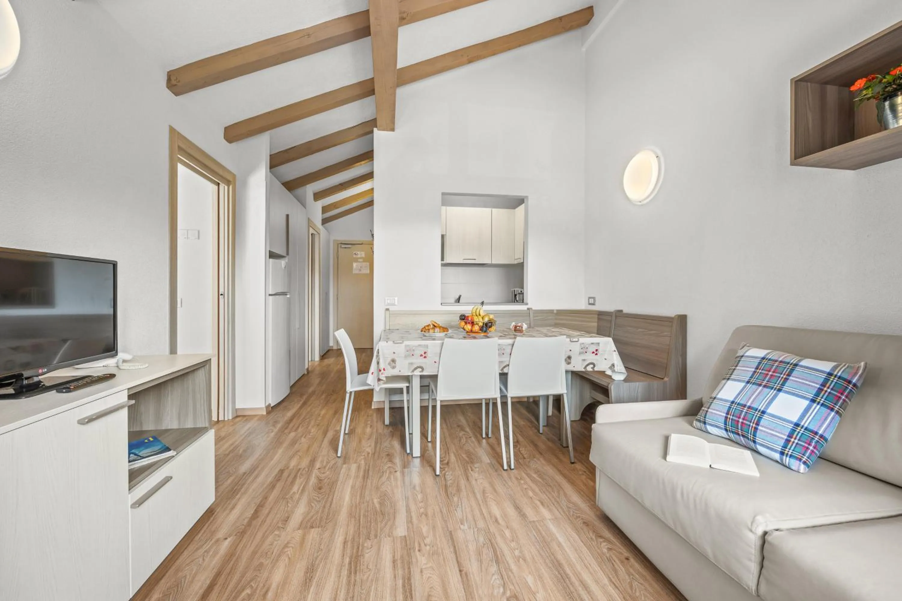 TV and multimedia in Aparthotel Des Alpes