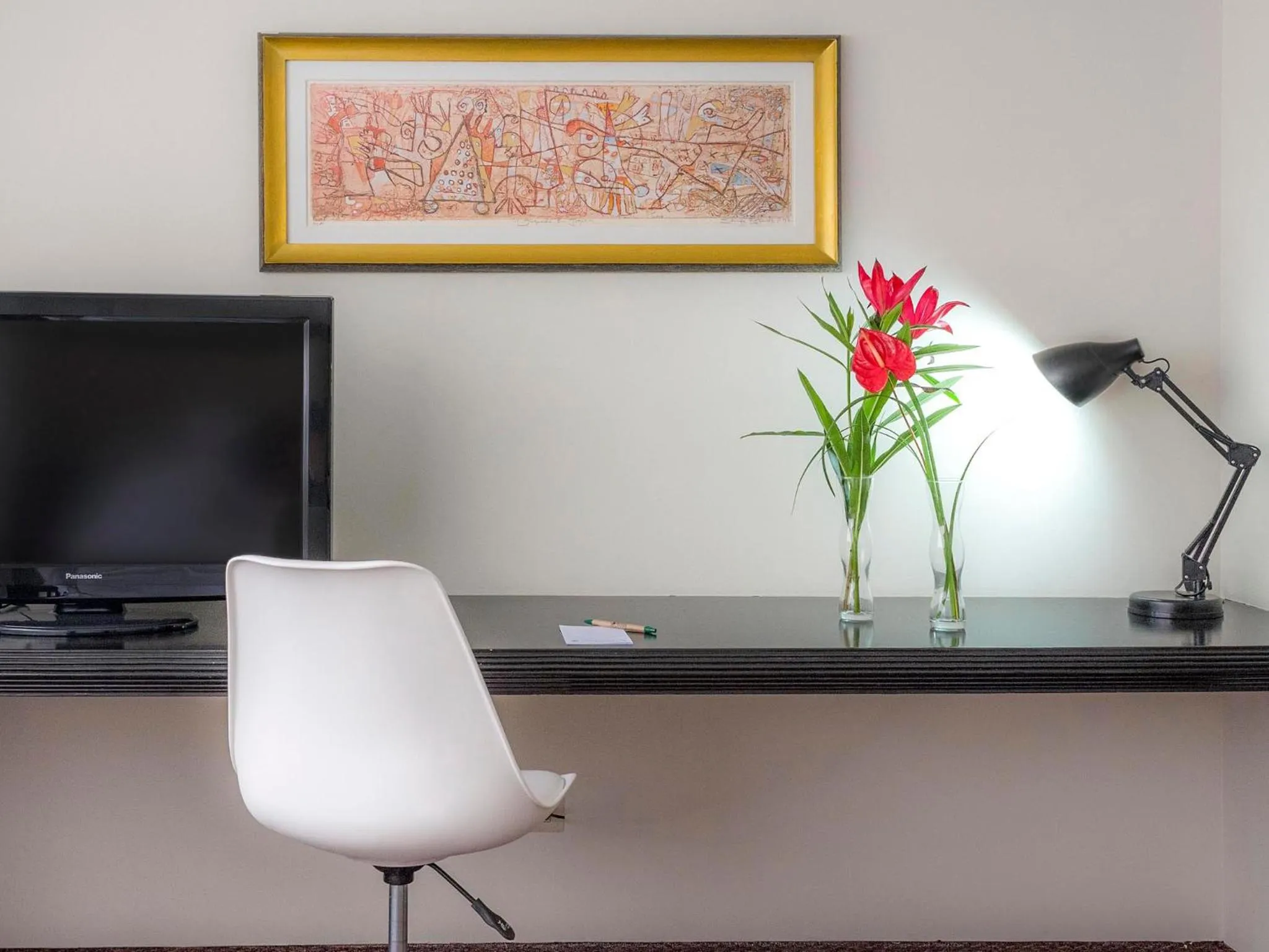 TV and multimedia in Roosevelt Hotel & Suites