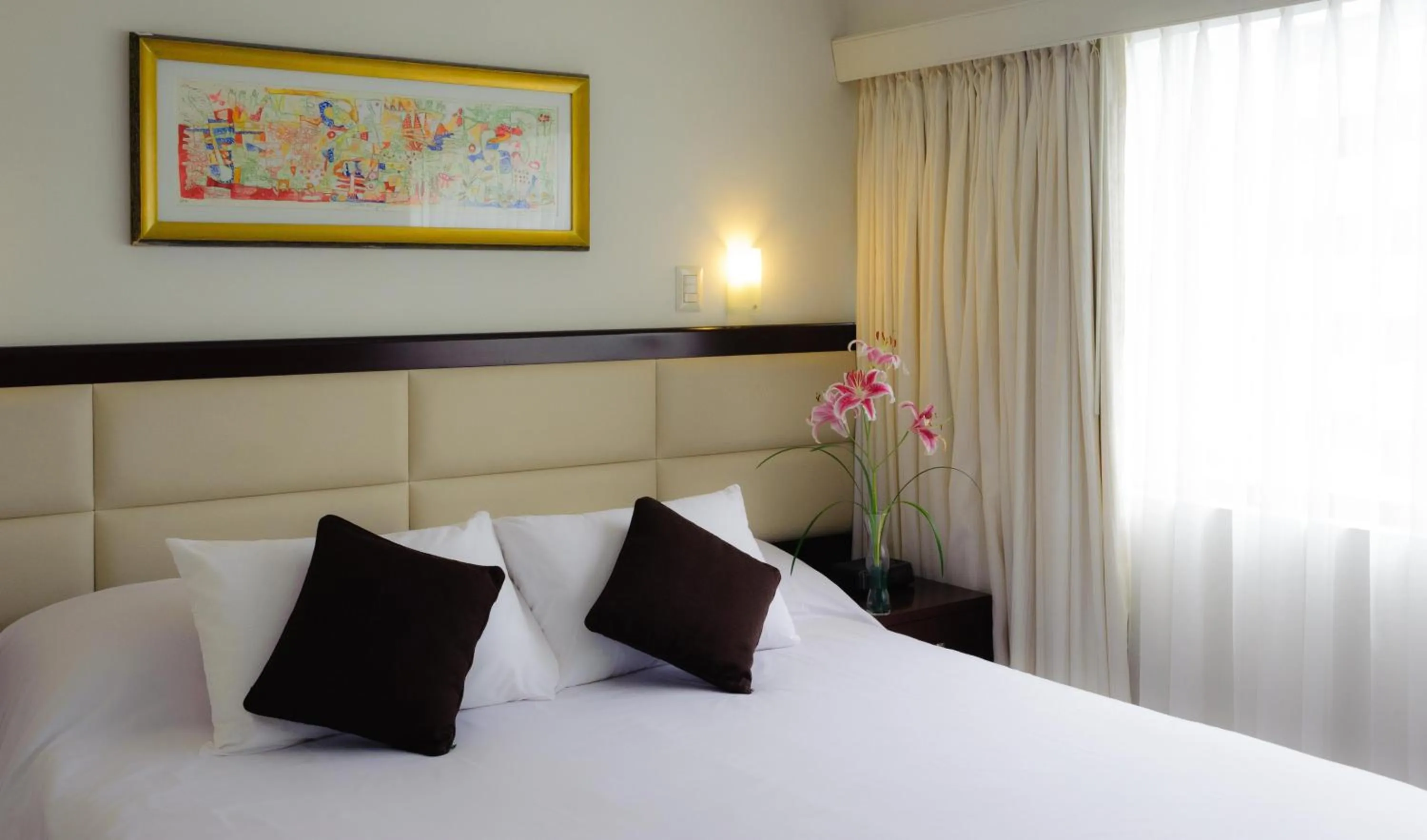 Decorative detail, Bed in Roosevelt Hotel & Suites