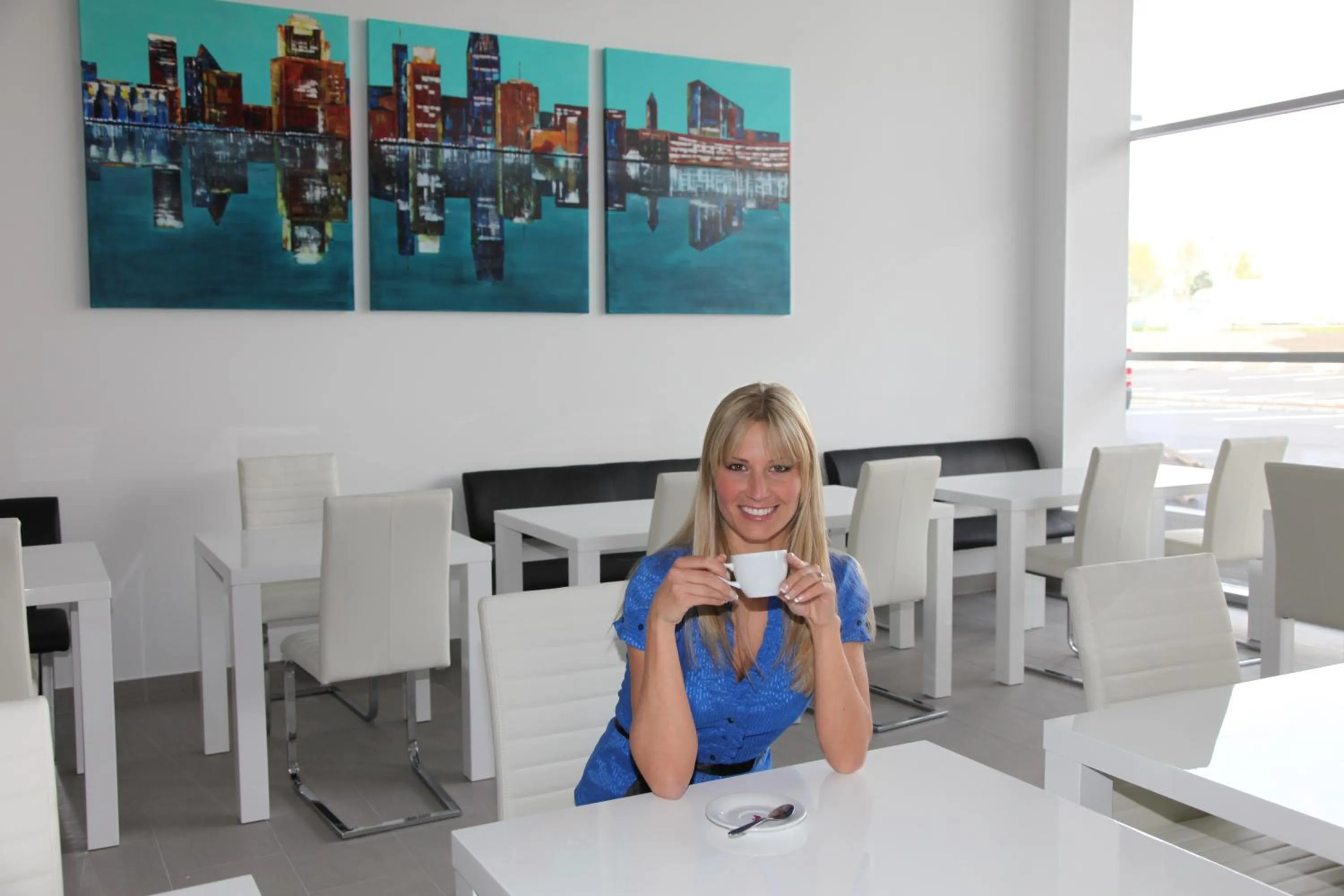 Restaurant/places to eat in HB1 Budget Hotel - contactless check in