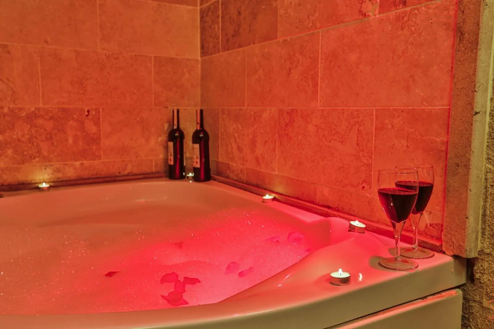 Restaurant/places to eat in La Casa Cave Hotel