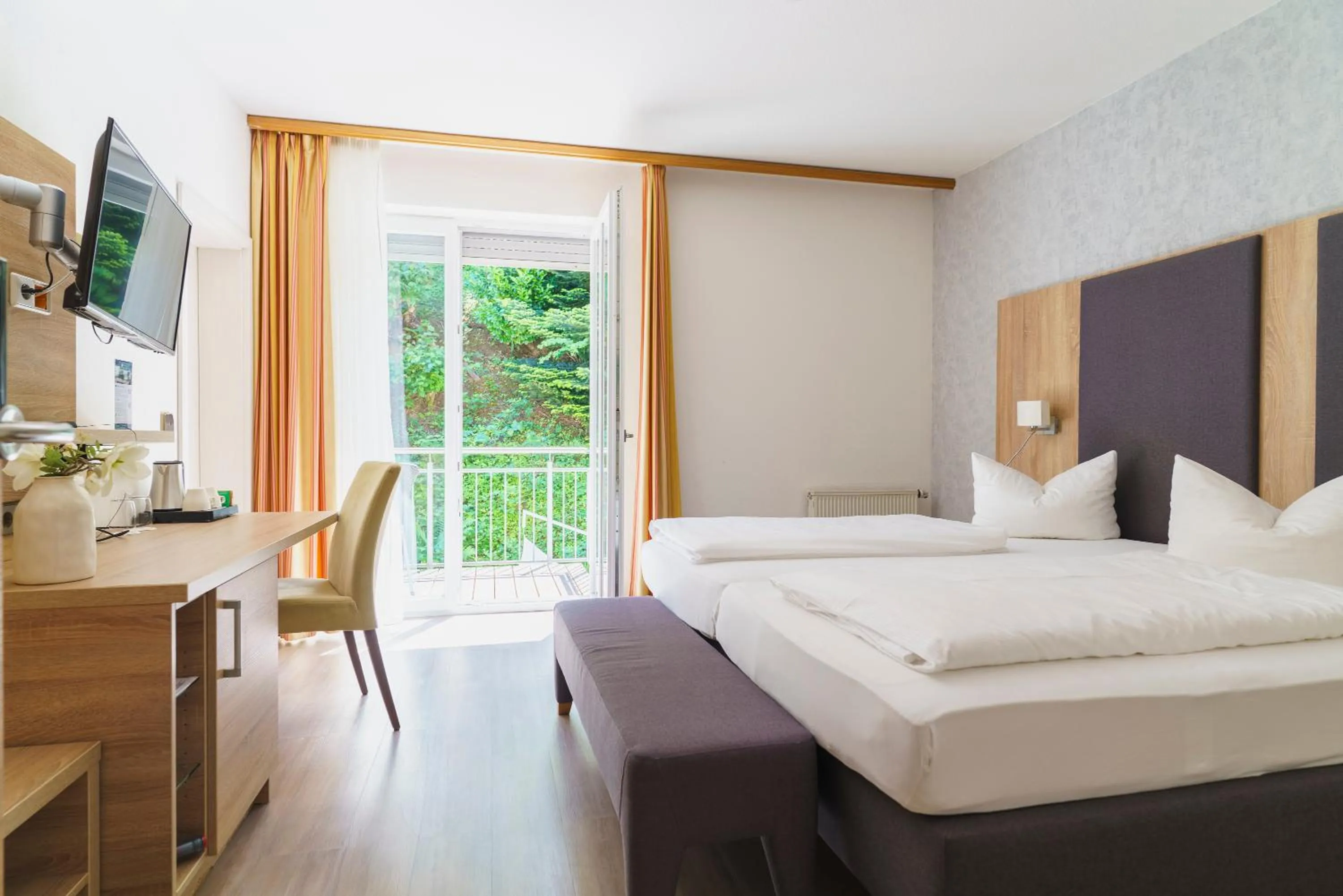 Balcony/Terrace, Bed in Stadthotel Pfeffermühle