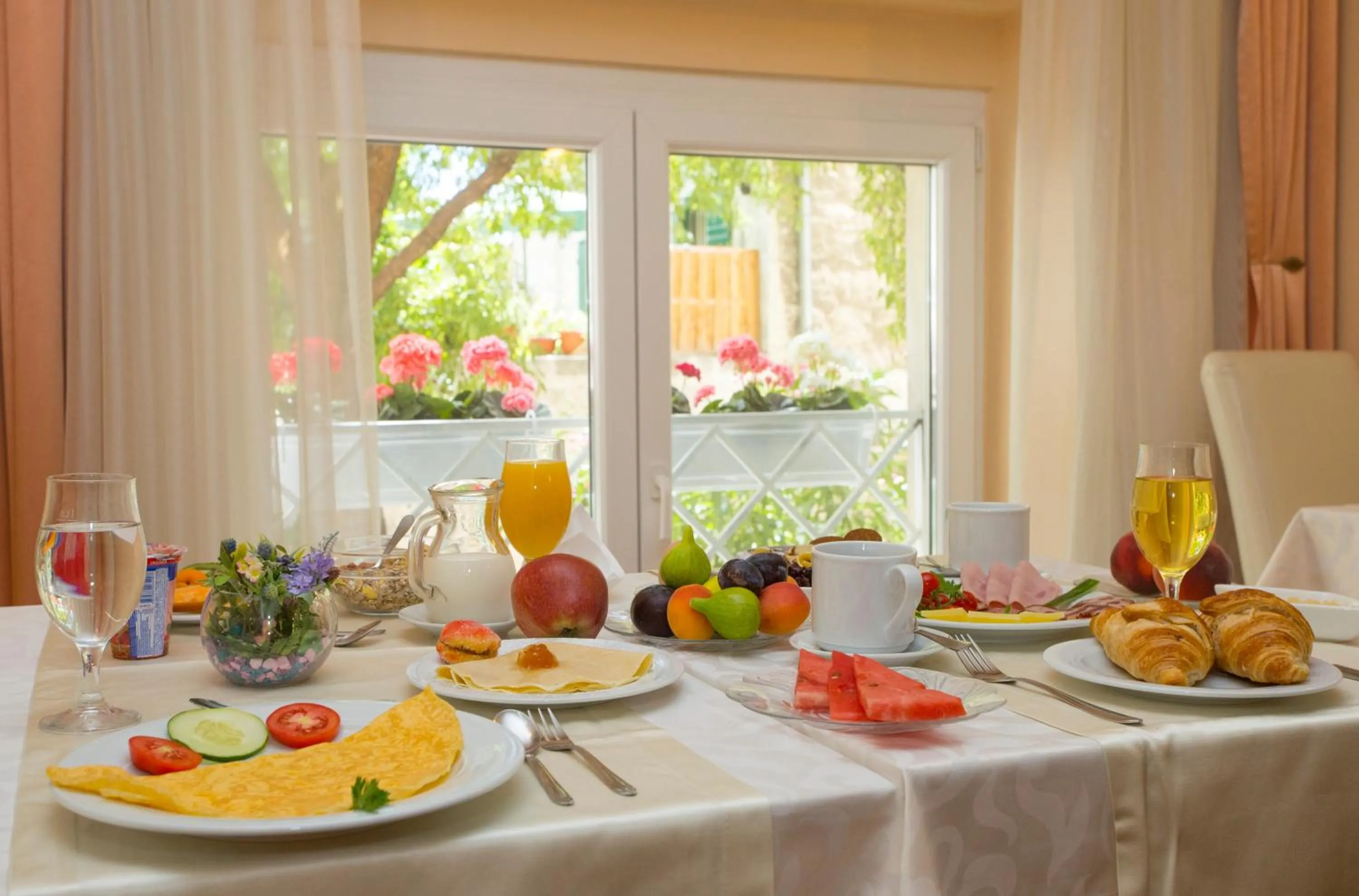 Continental breakfast in Royal Suites