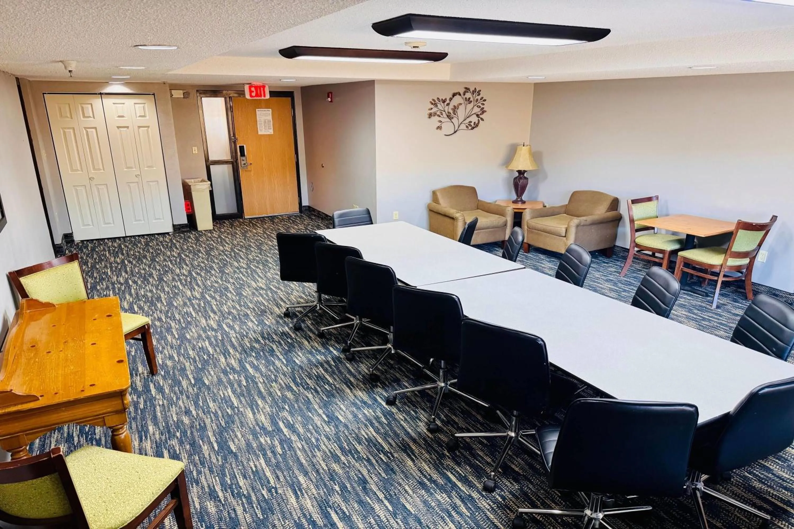 Meeting/conference room in AmericInn by Wyndham Stillwater