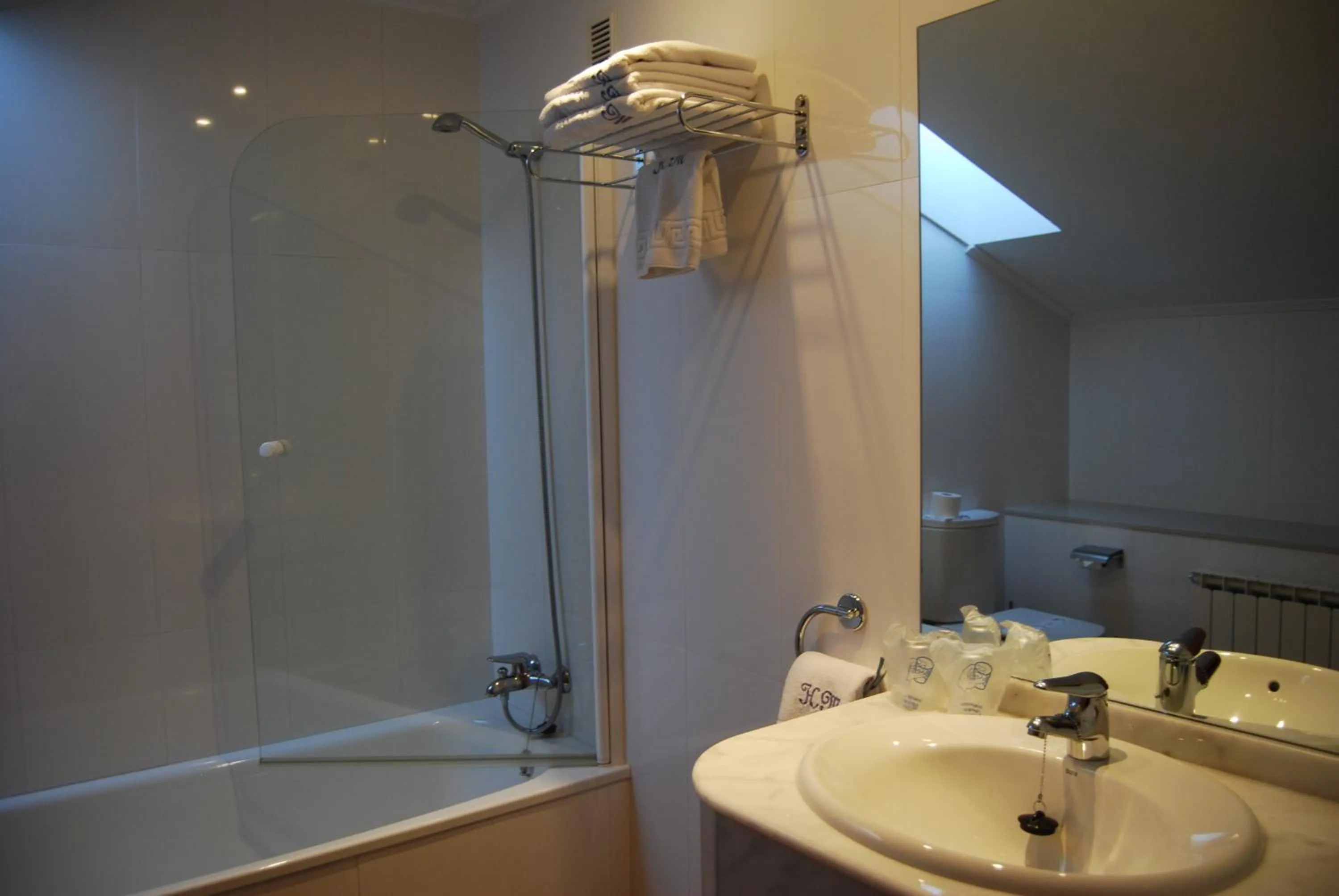 Bathroom in Hotel Meleiros