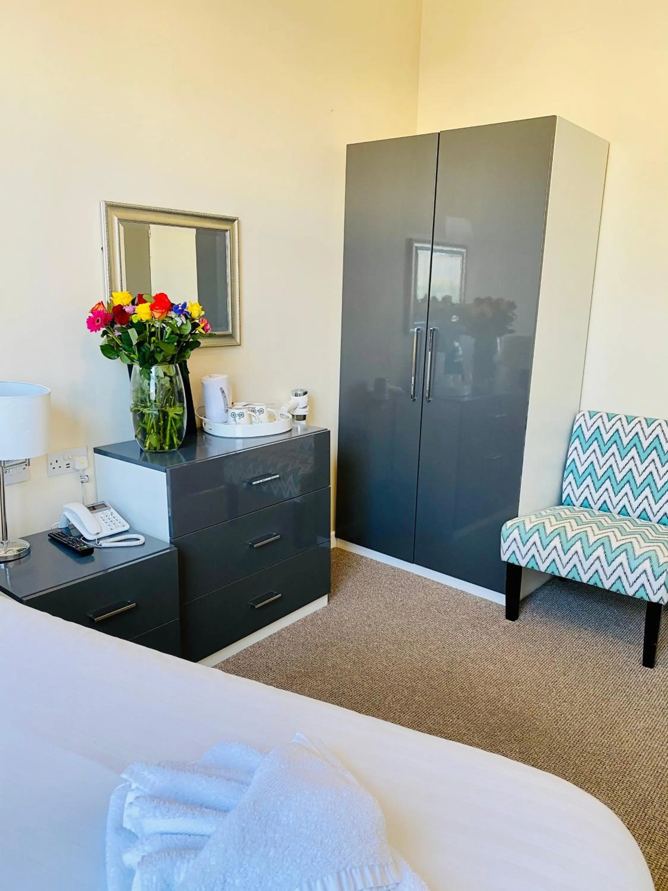 Bed in Villa Mentone Hotel