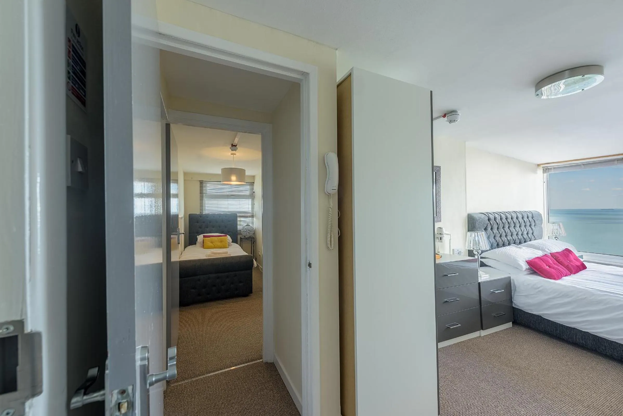 Bed in Villa Mentone Hotel