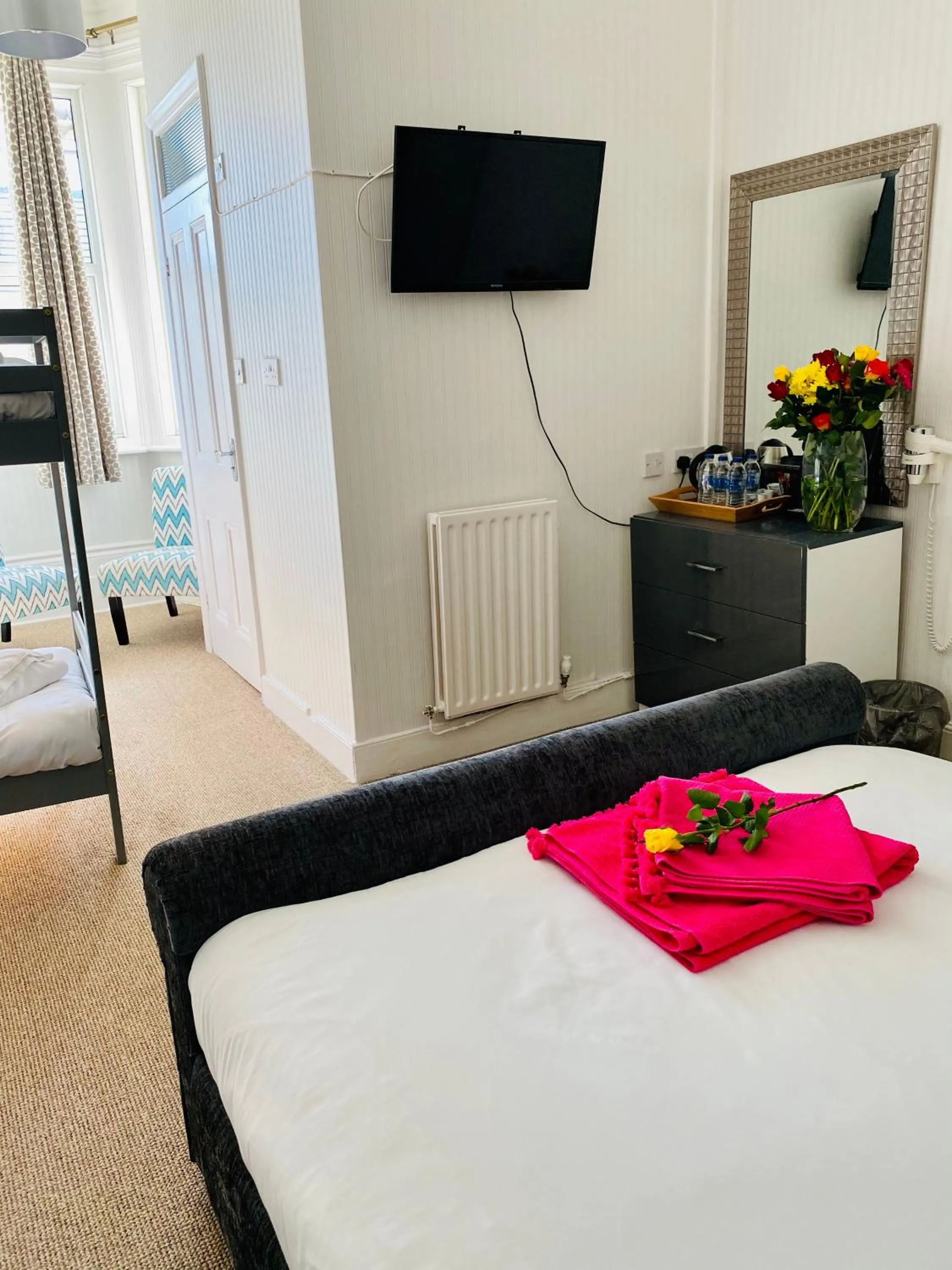 Bed in Villa Mentone Hotel