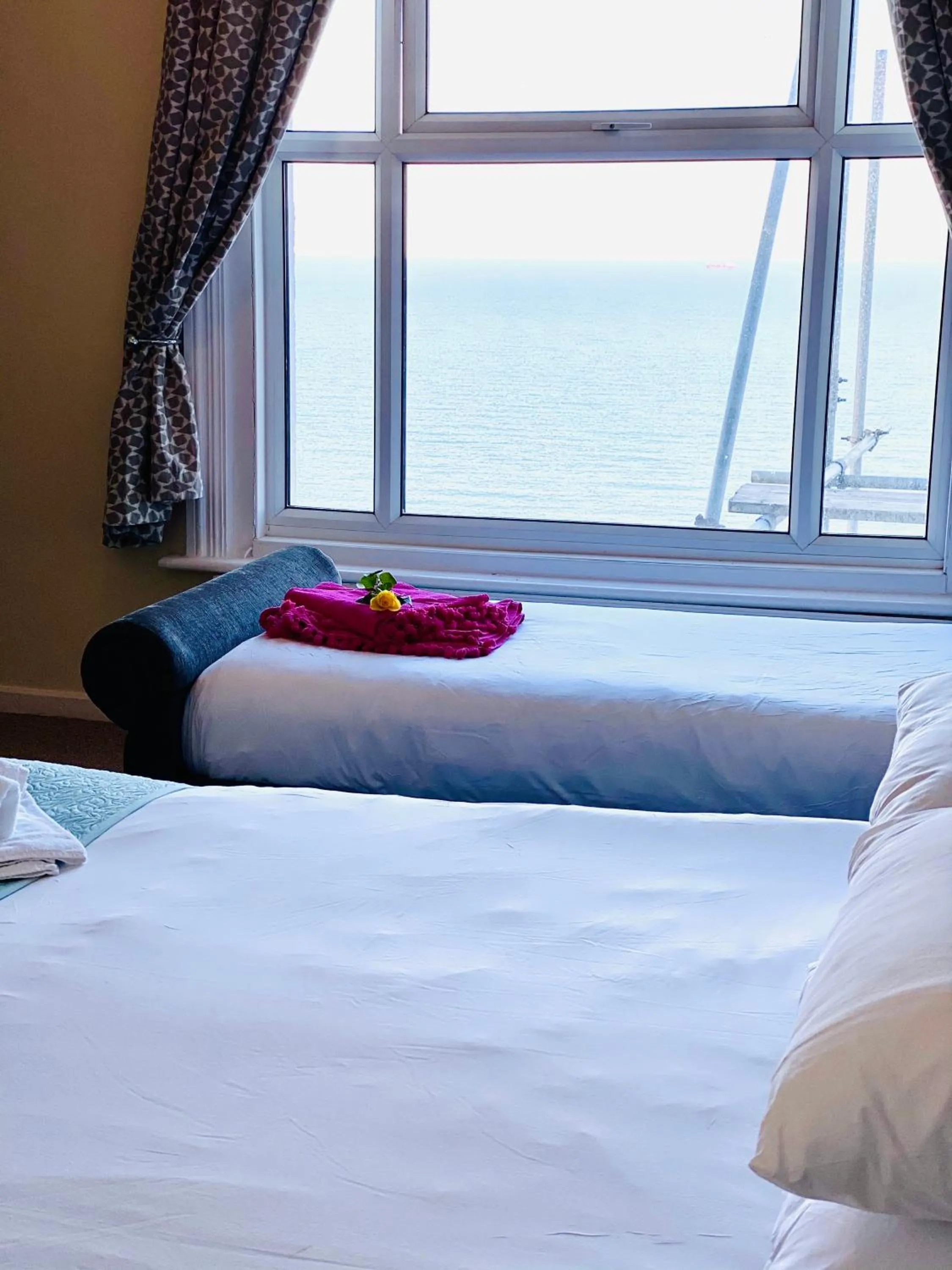 Bed in Villa Mentone Hotel