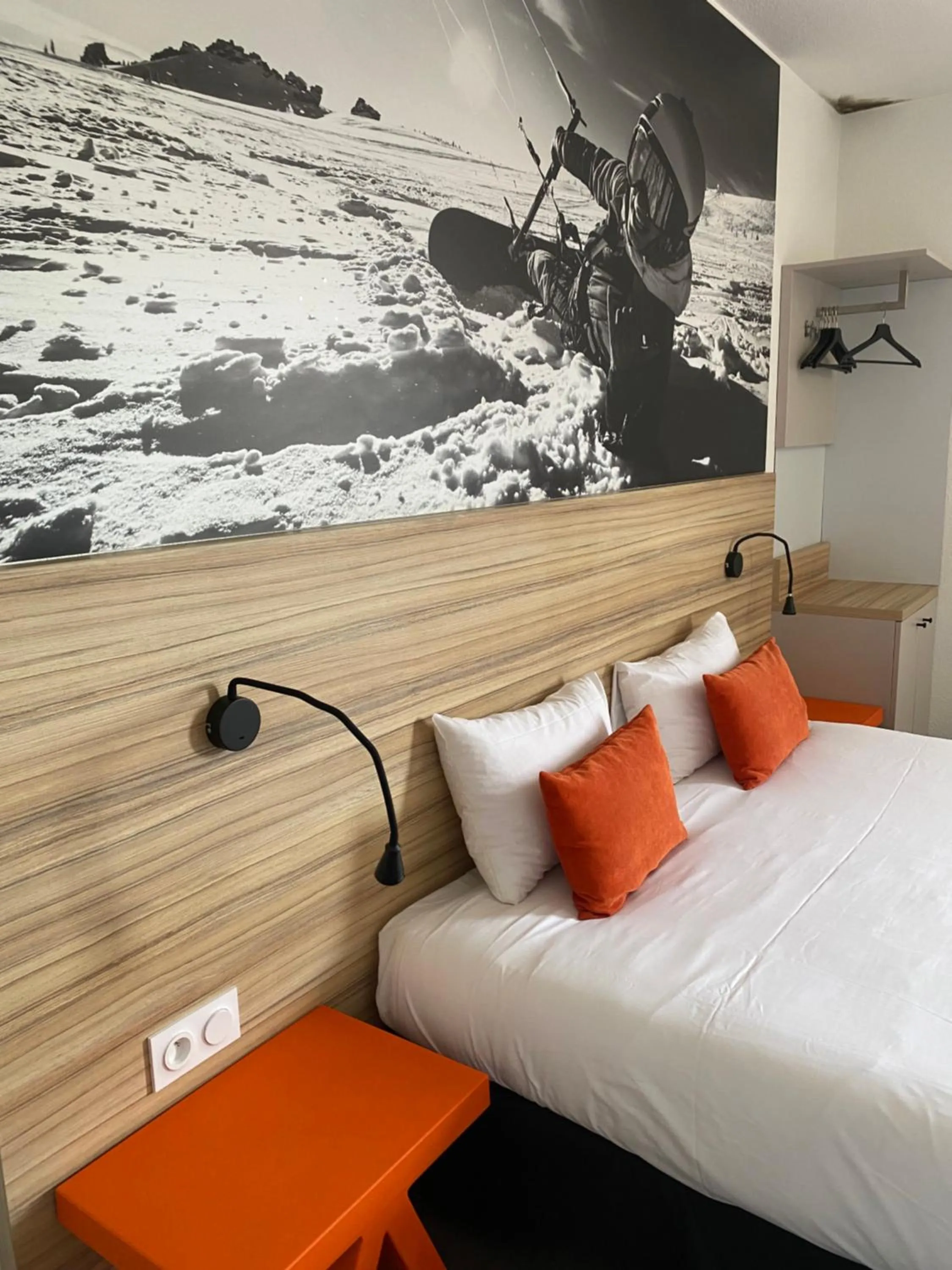 Bed in Aka Lodge Lyon Eurexpo Arena Stadium