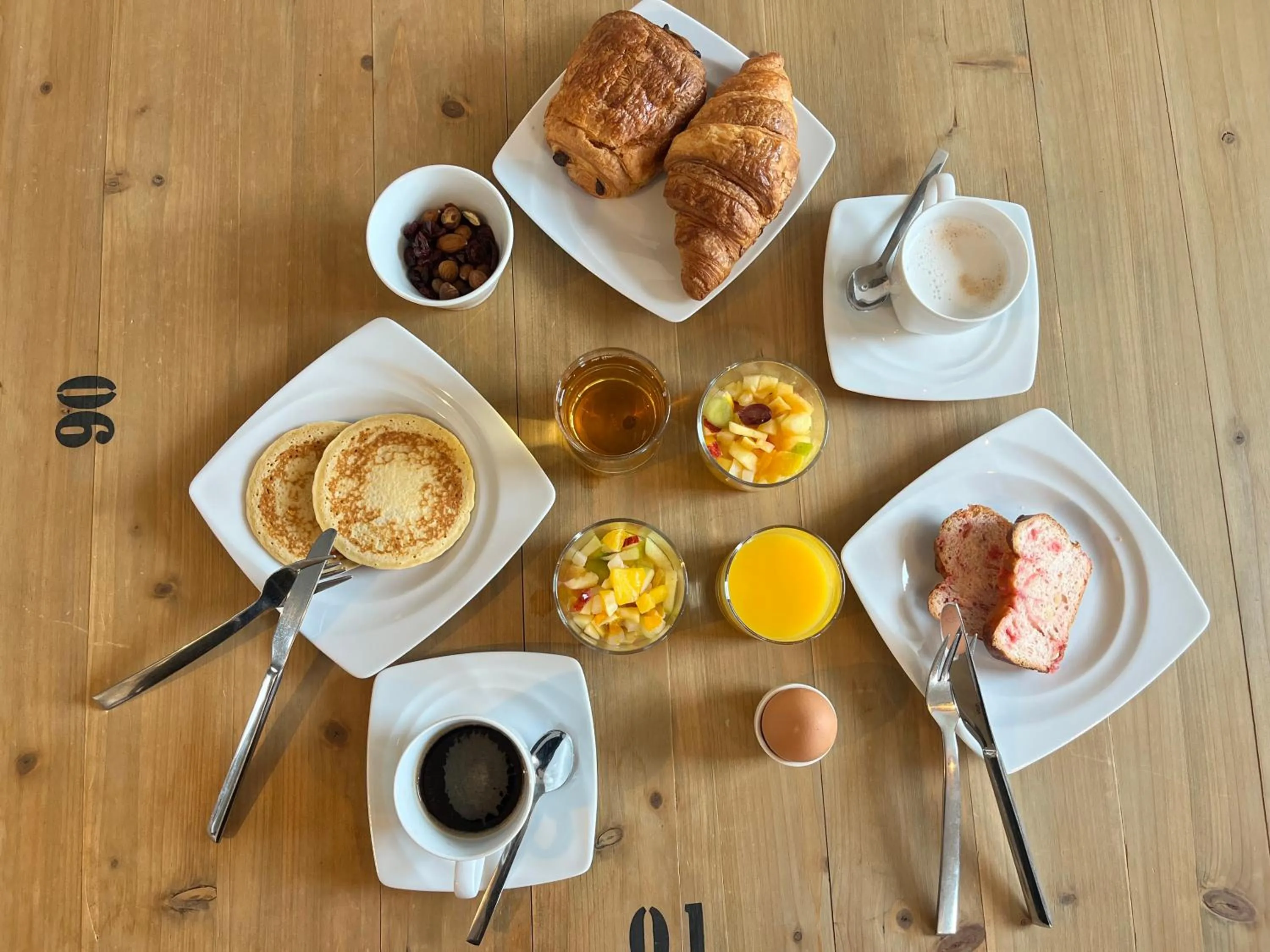 Breakfast in Aka Lodge Lyon Eurexpo Arena Stadium