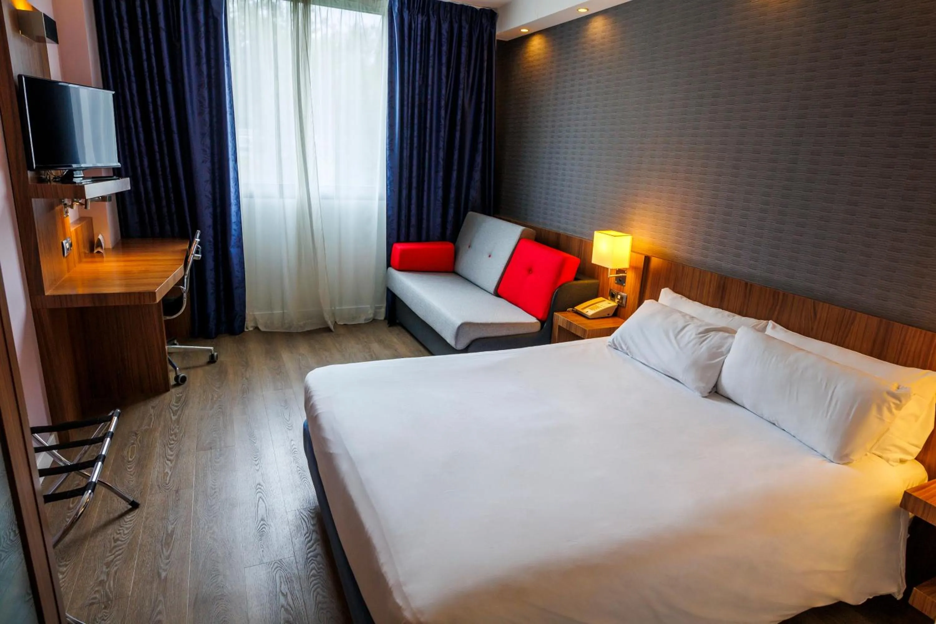 Bedroom, Bed in Holiday Inn Express Bilbao Airport by IHG