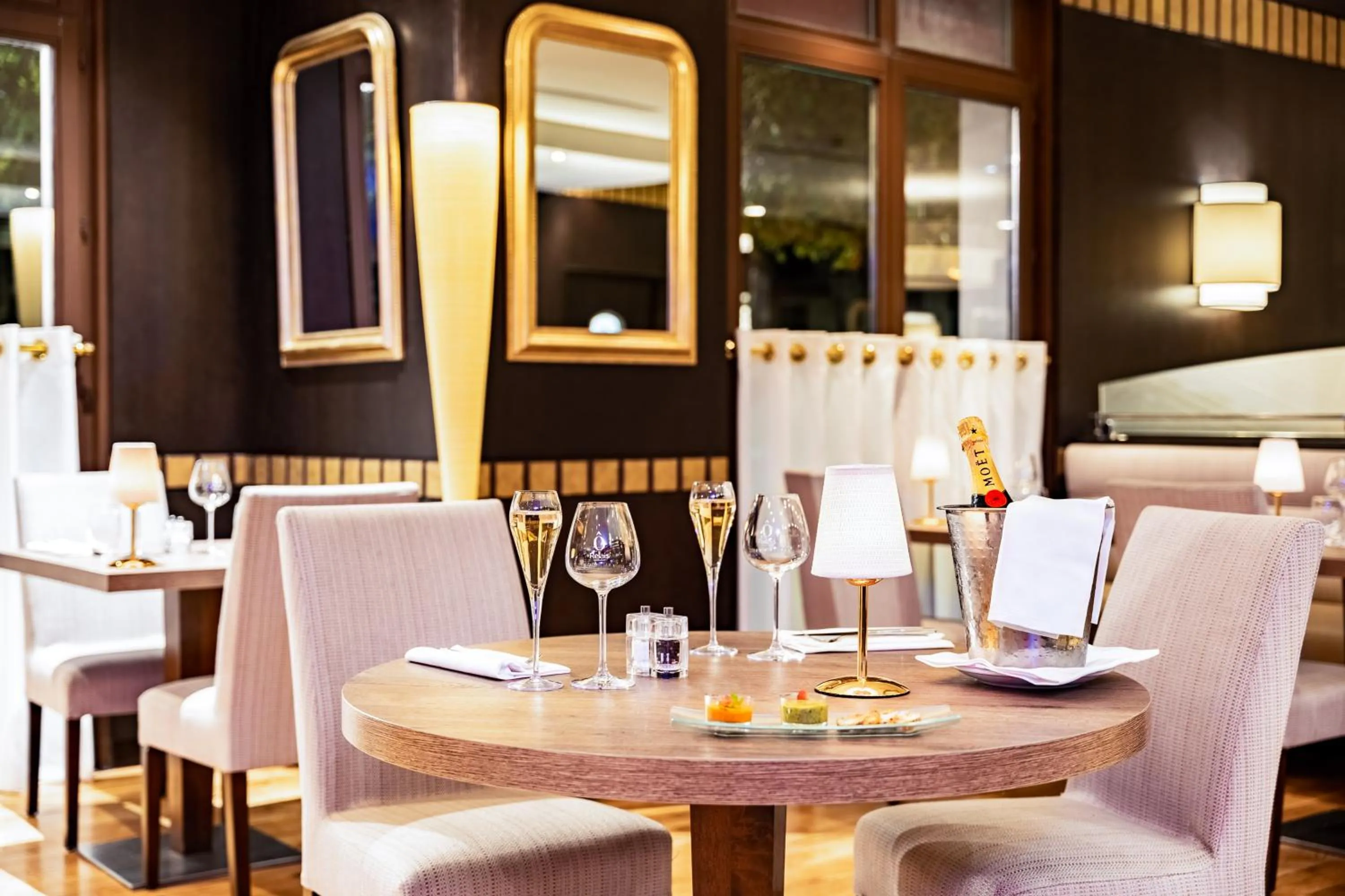 Restaurant/places to eat in Relais Spa Val d'Europe