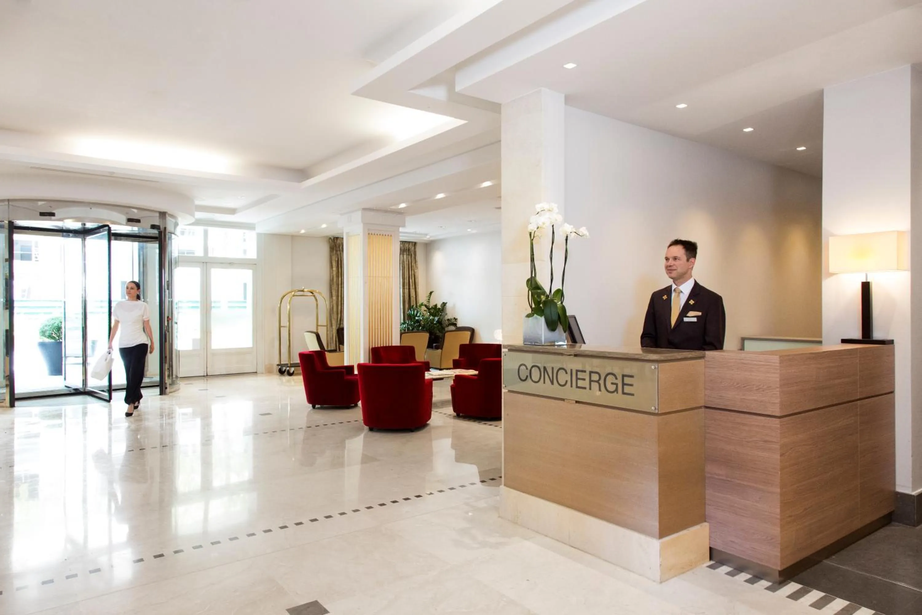 Lobby or reception in Relais Spa Val d'Europe