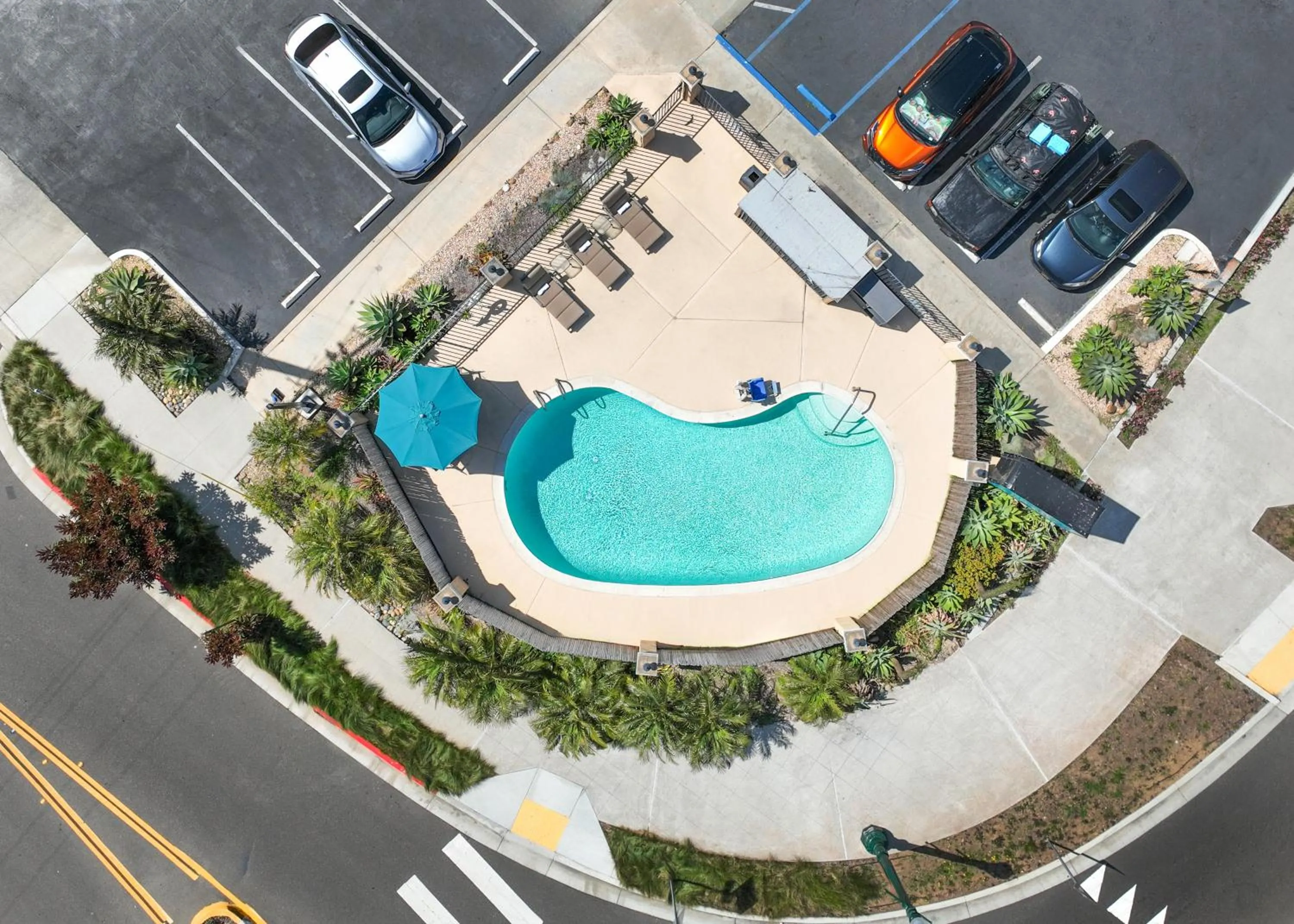 Swimming pool in Brisa Pacific Hotel Encinitas