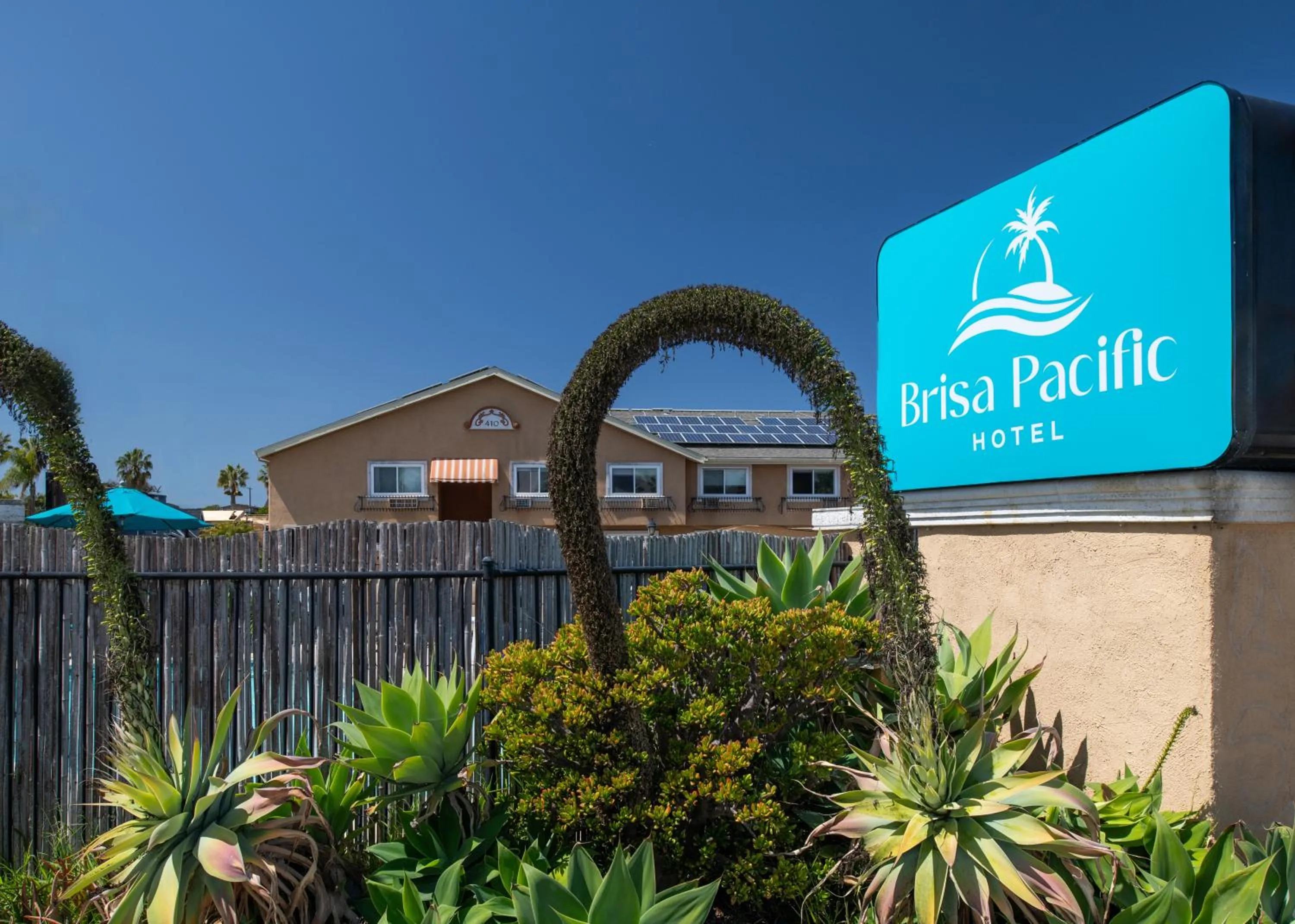 Property building in Brisa Pacific Hotel Encinitas