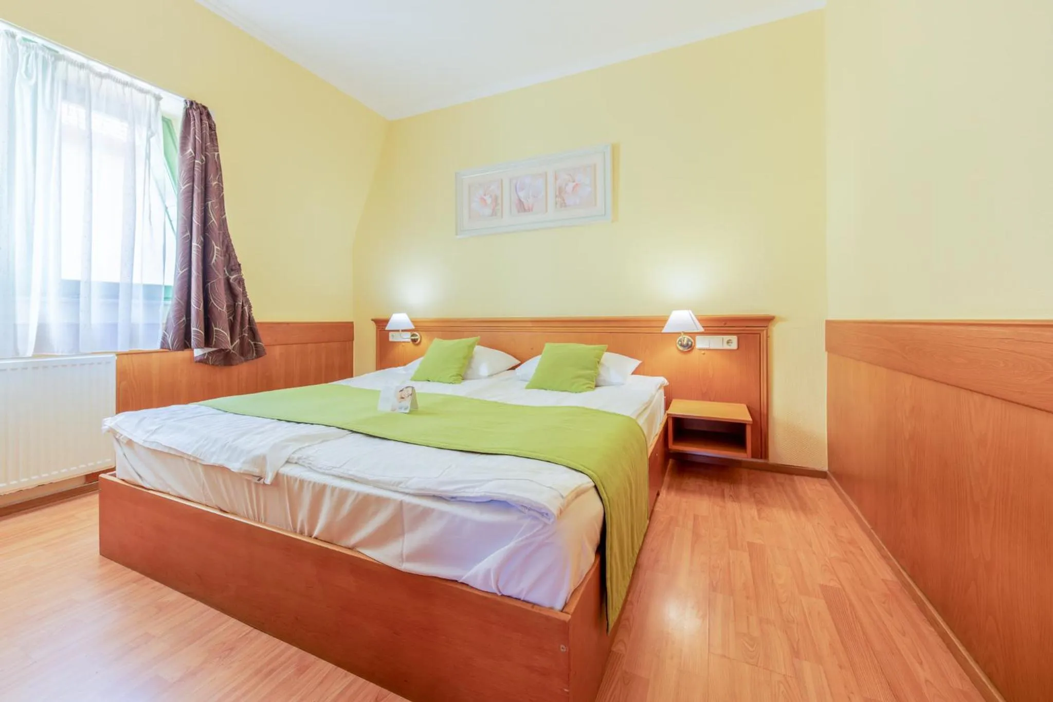 Bedroom, Bed in Holiday Club Apartman Hotel