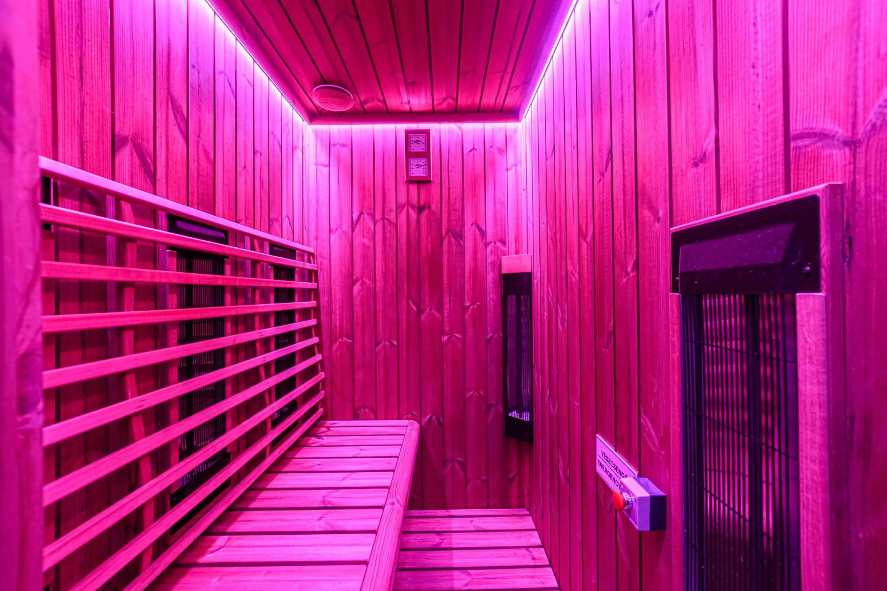 Sauna in Holiday Club Apartman Hotel