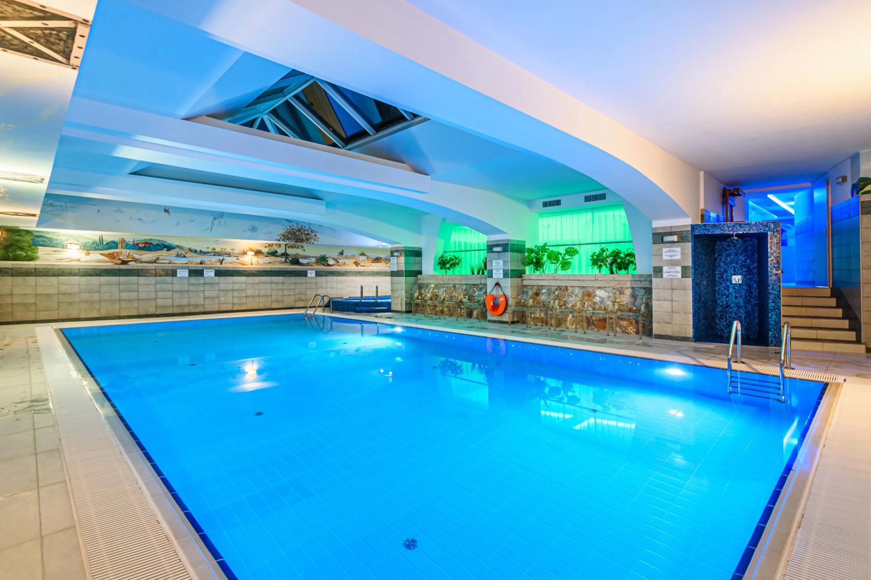 Swimming pool in Holiday Club Apartman Hotel