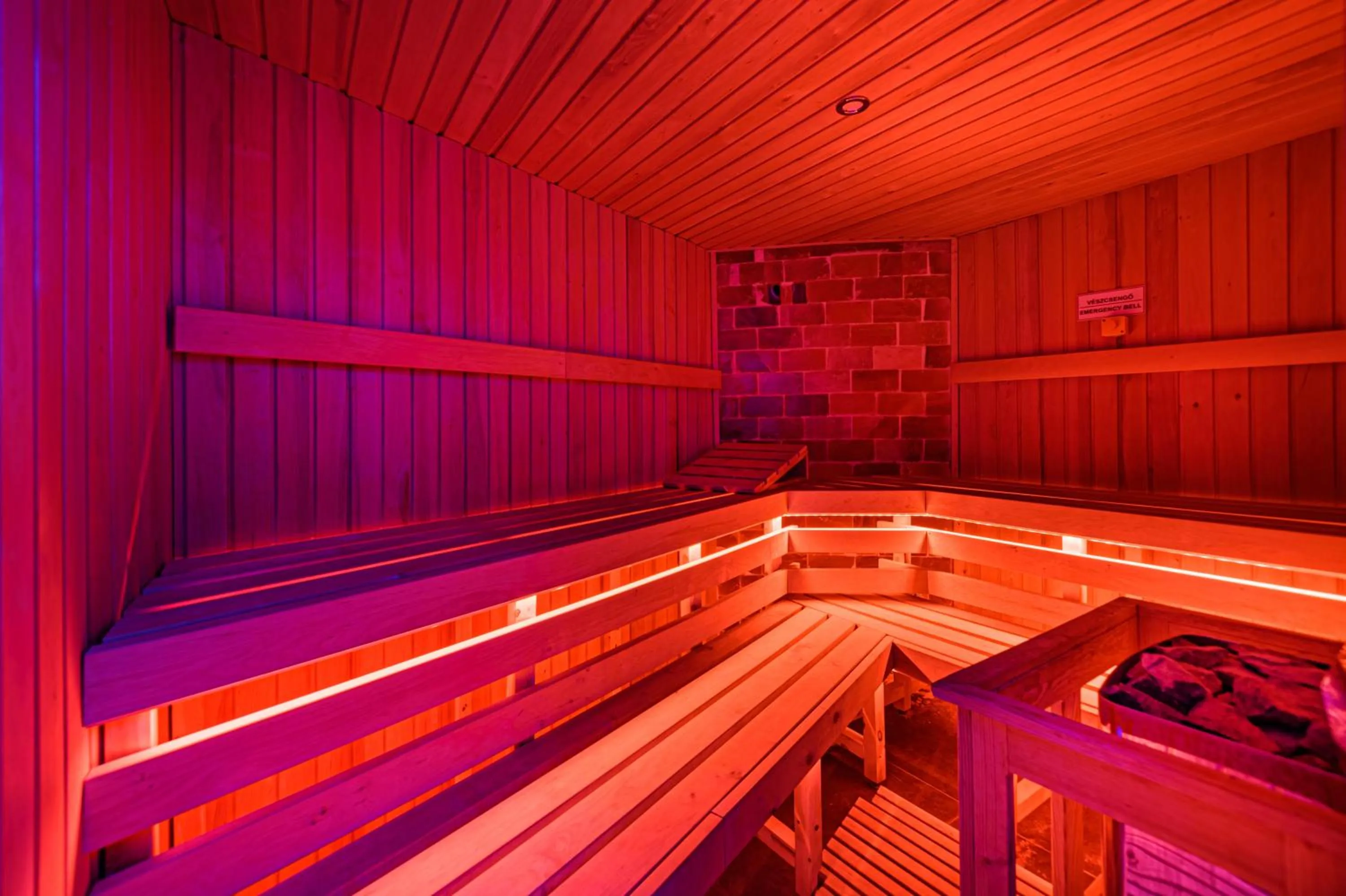 Sauna in Holiday Club Apartman Hotel
