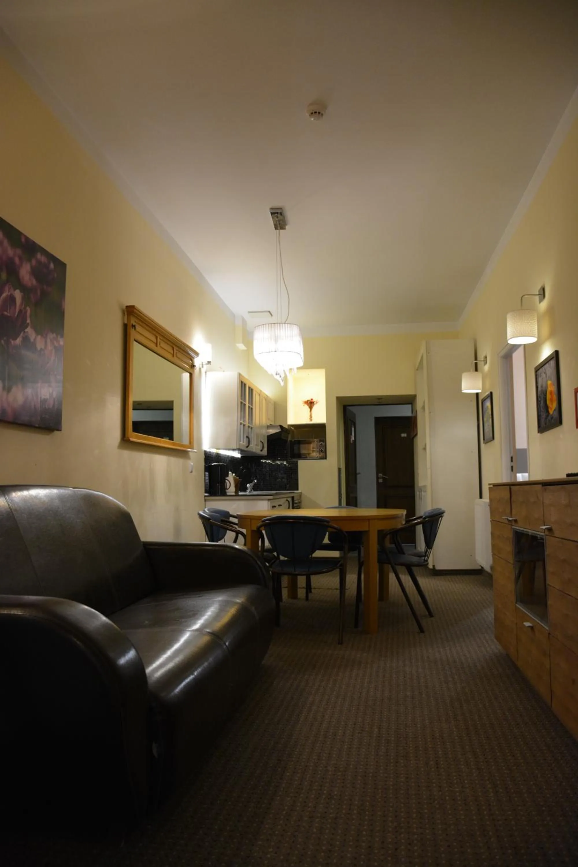 TV and multimedia in Residence B&B La Fontaine Aparthotel